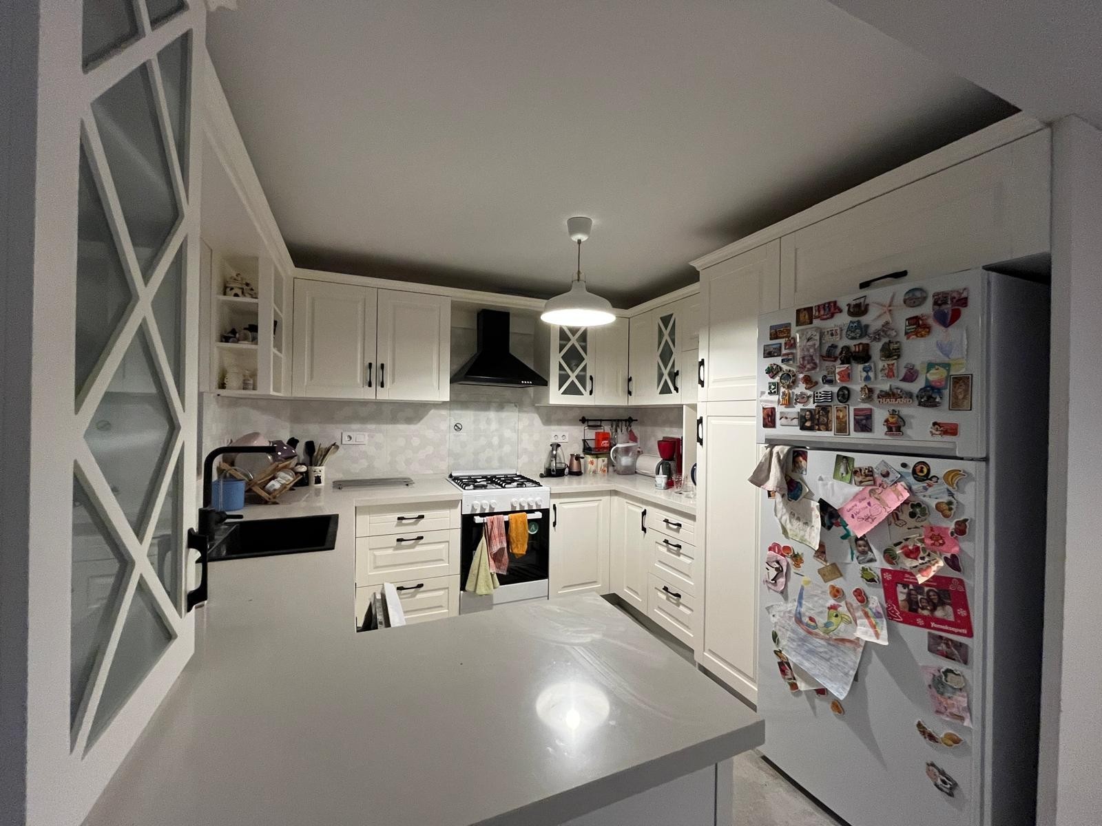 Fully Renovated Spacious Villa in Kuşadası Marina Area – Prime Location with Sea Views Suitable for Citizenship