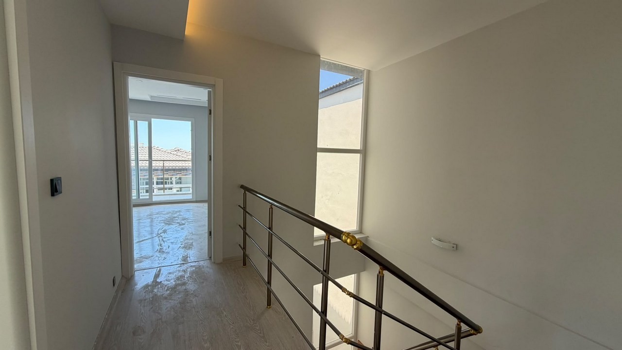 PRİVATE DETACHED VİLLA - 1.5 KM TO LONG BEACH