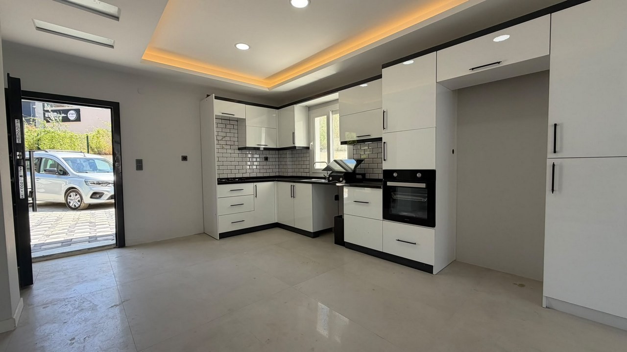 PRİVATE DETACHED VİLLA - 1.5 KM TO LONG BEACH