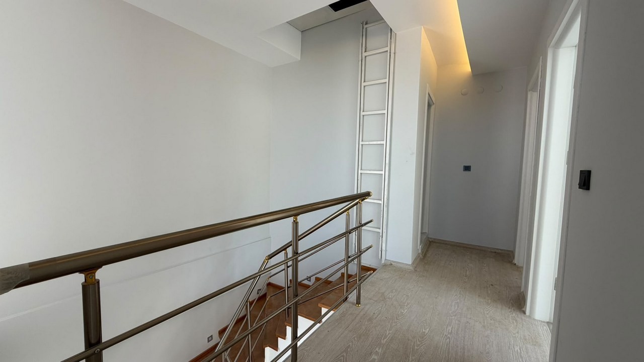 PRİVATE DETACHED VİLLA - 1.5 KM TO LONG BEACH