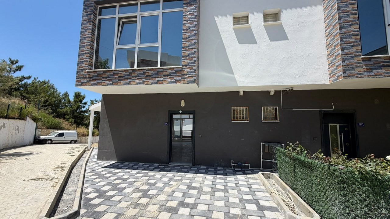 PRİVATE DETACHED VİLLA - 1.5 KM TO LONG BEACH