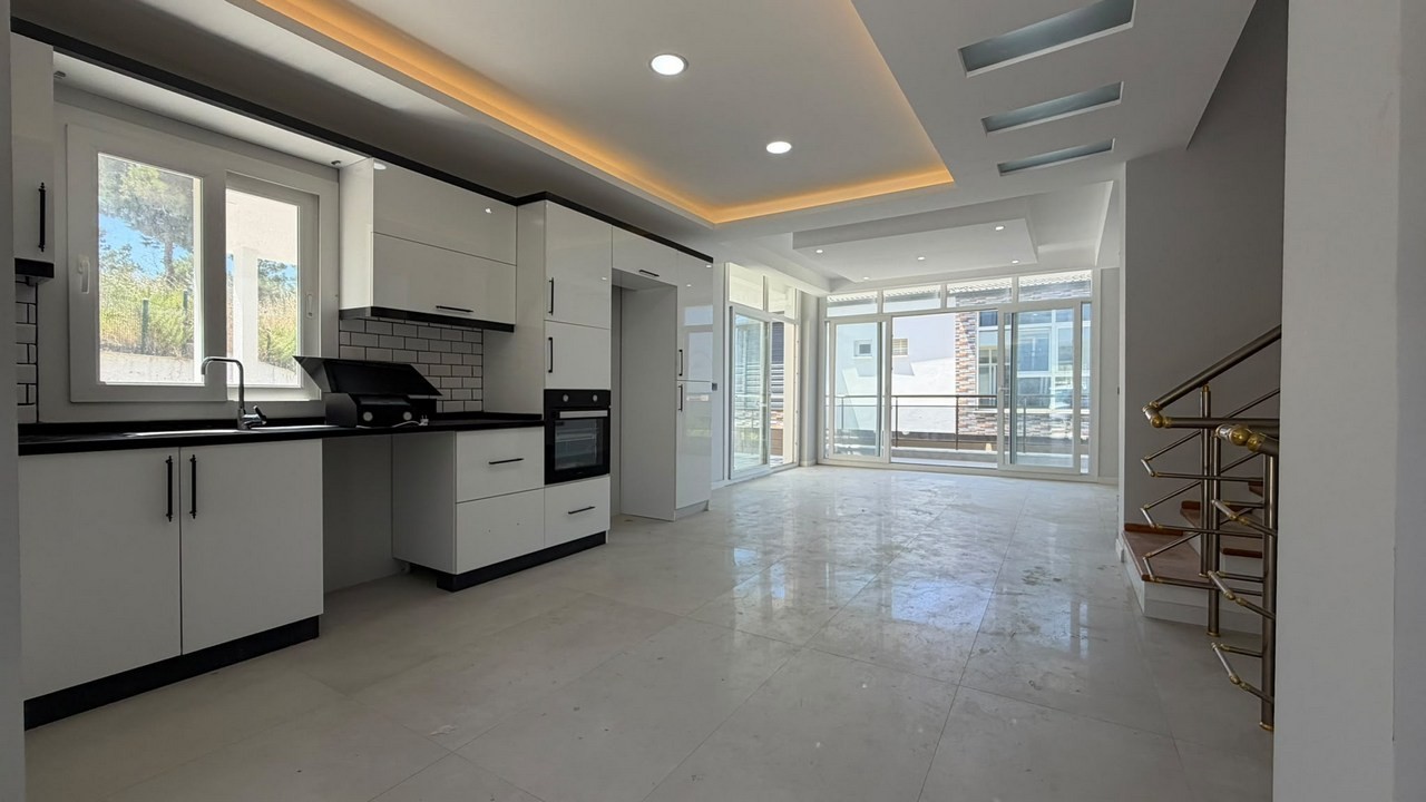 PRİVATE DETACHED VİLLA - 1.5 KM TO LONG BEACH