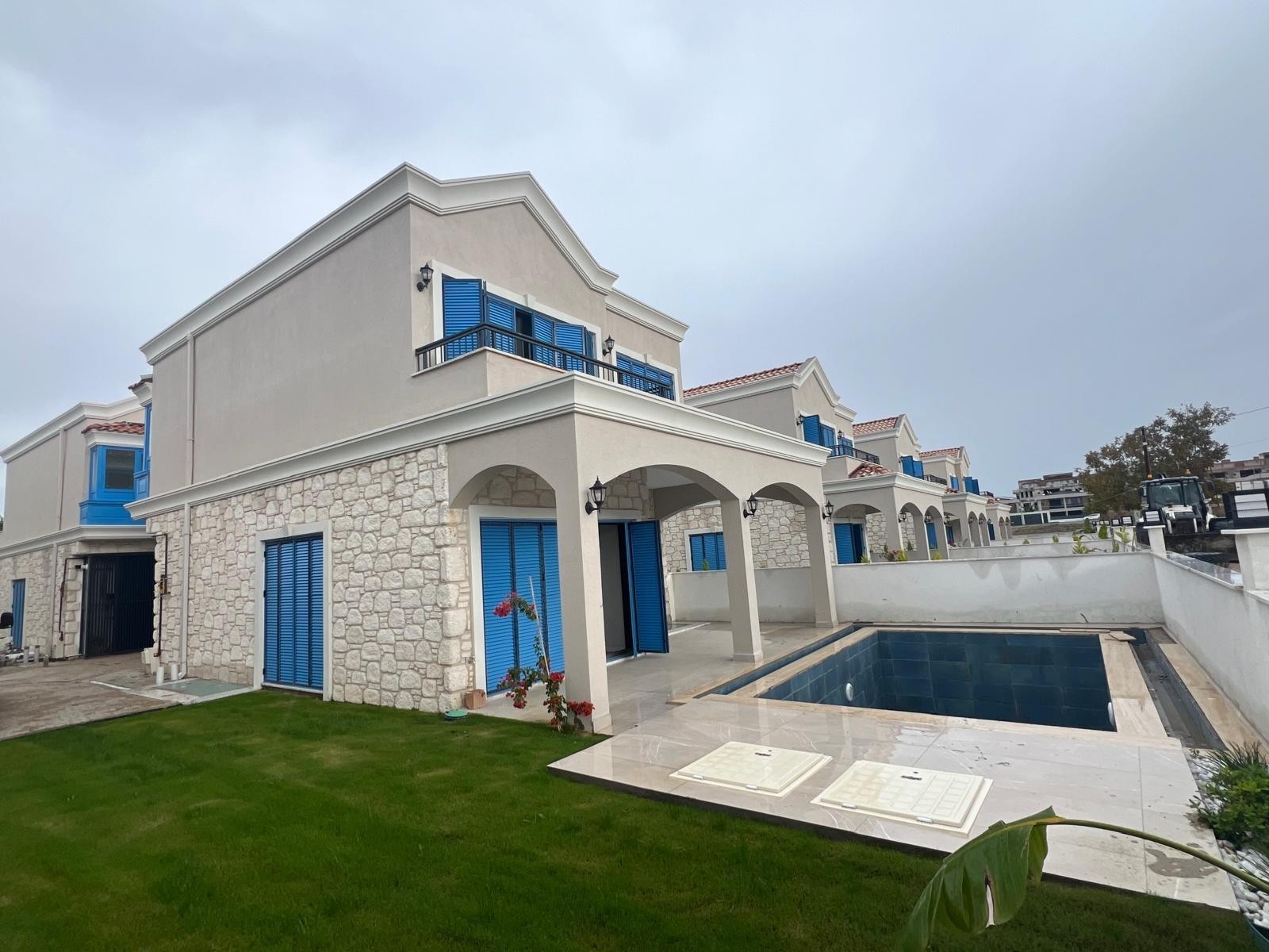 NEWLY COMPLETED 5+2 SMART VILLA  - ONLY 1 KM FROM LONG BEACH, KUŞADASI