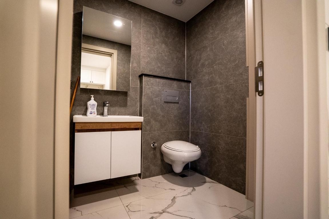 AN ARCHITECTURAL MASTERPIECE WITH BREATHTAKING MARINA VIEWS