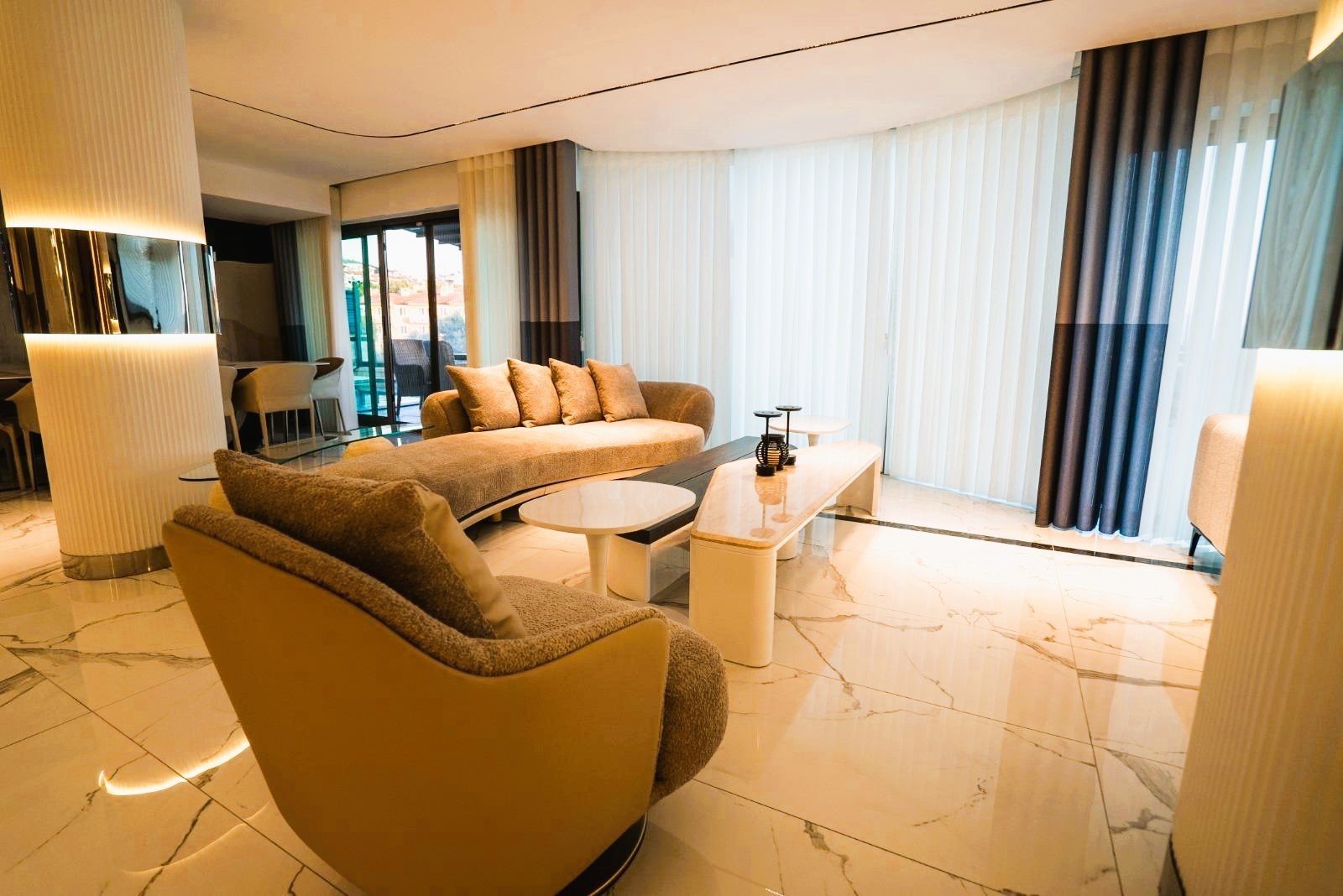AN ARCHITECTURAL MASTERPIECE WITH BREATHTAKING MARINA VIEWS