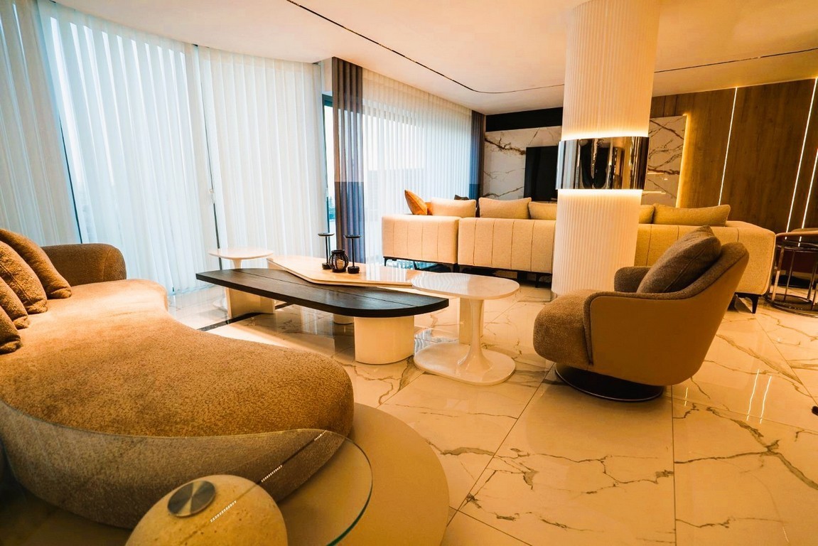 AN ARCHITECTURAL MASTERPIECE WITH BREATHTAKING MARINA VIEWS