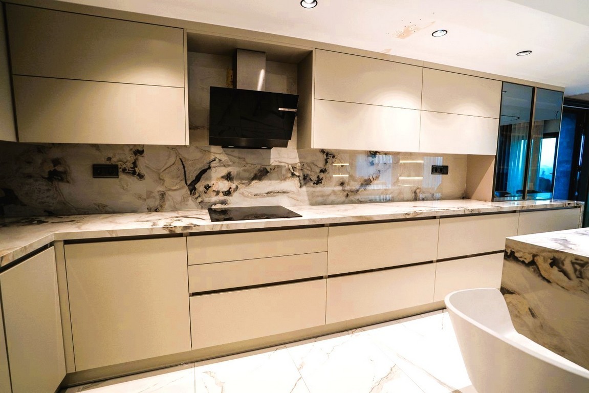 AN ARCHITECTURAL MASTERPIECE WITH BREATHTAKING MARINA VIEWS