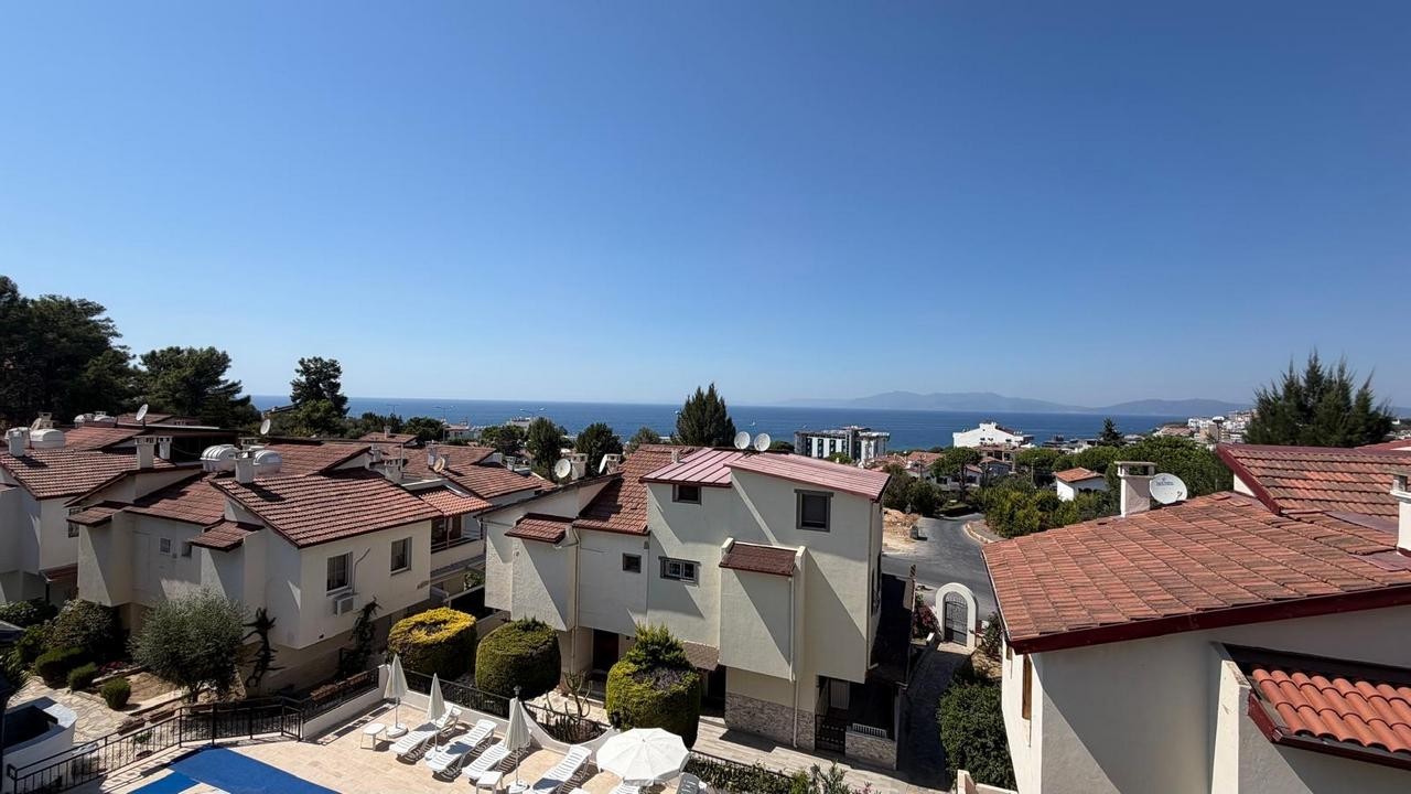 FOR SALE IN KUŞADASI LADIES BEACH | ONLY 400 M TO THE SEA | POOLSIDE CORNER VILLA | 140 SQM NET