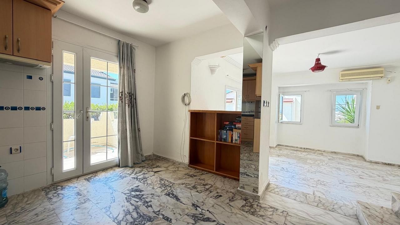 FOR SALE IN KUŞADASI LADIES BEACH | ONLY 400 M TO THE SEA | POOLSIDE CORNER VILLA | 140 SQM NET