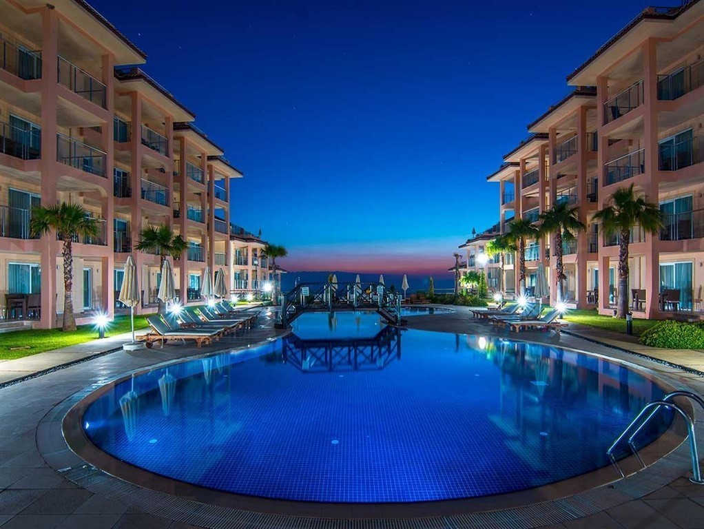 BRAND NEW UNFURNISHED 2 BED RESIDENCE GOLF CLUB