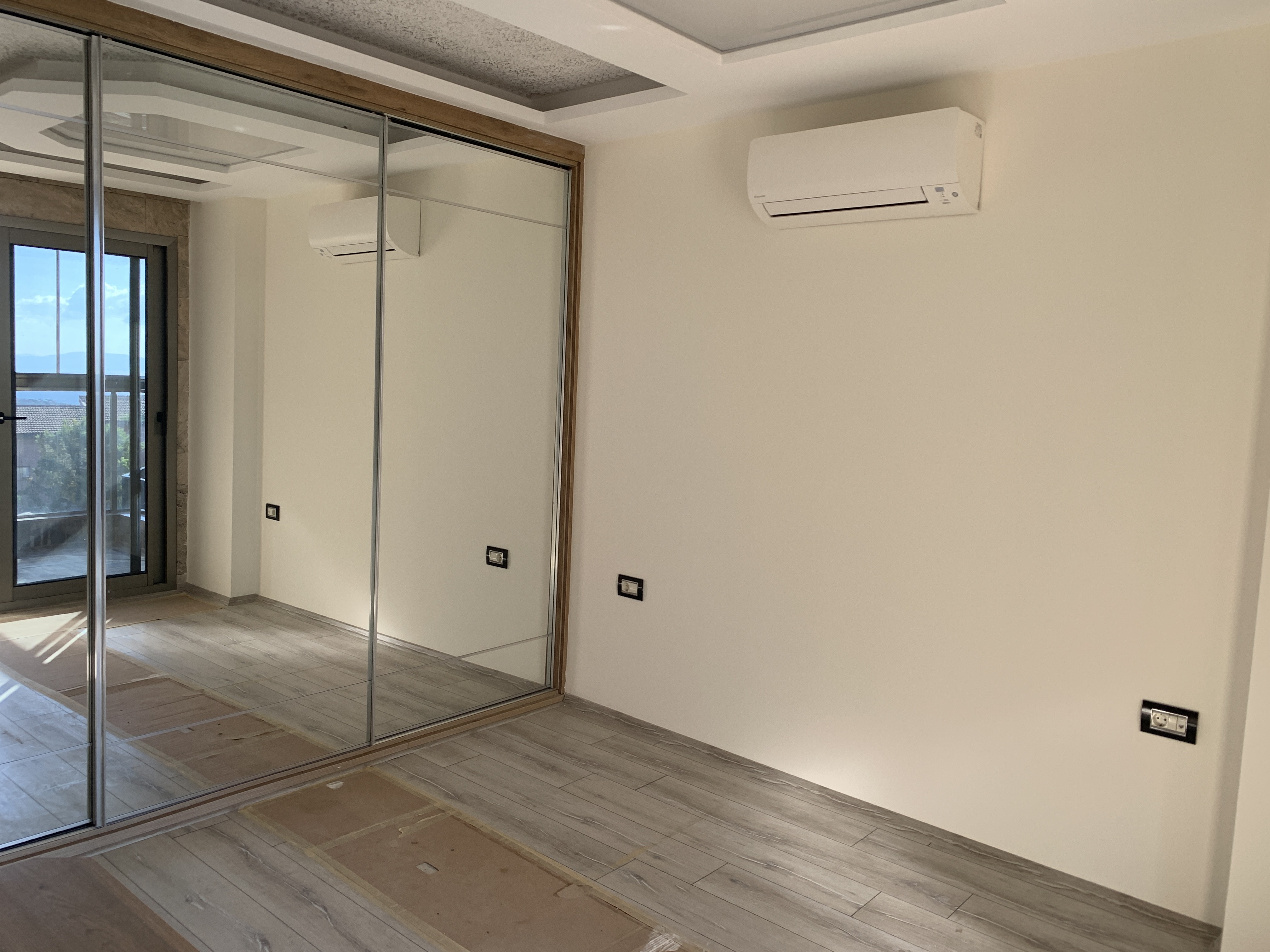 3 BEDROOMED LUXURY RESIDENCE FOR SALE IN LADIES BEACH