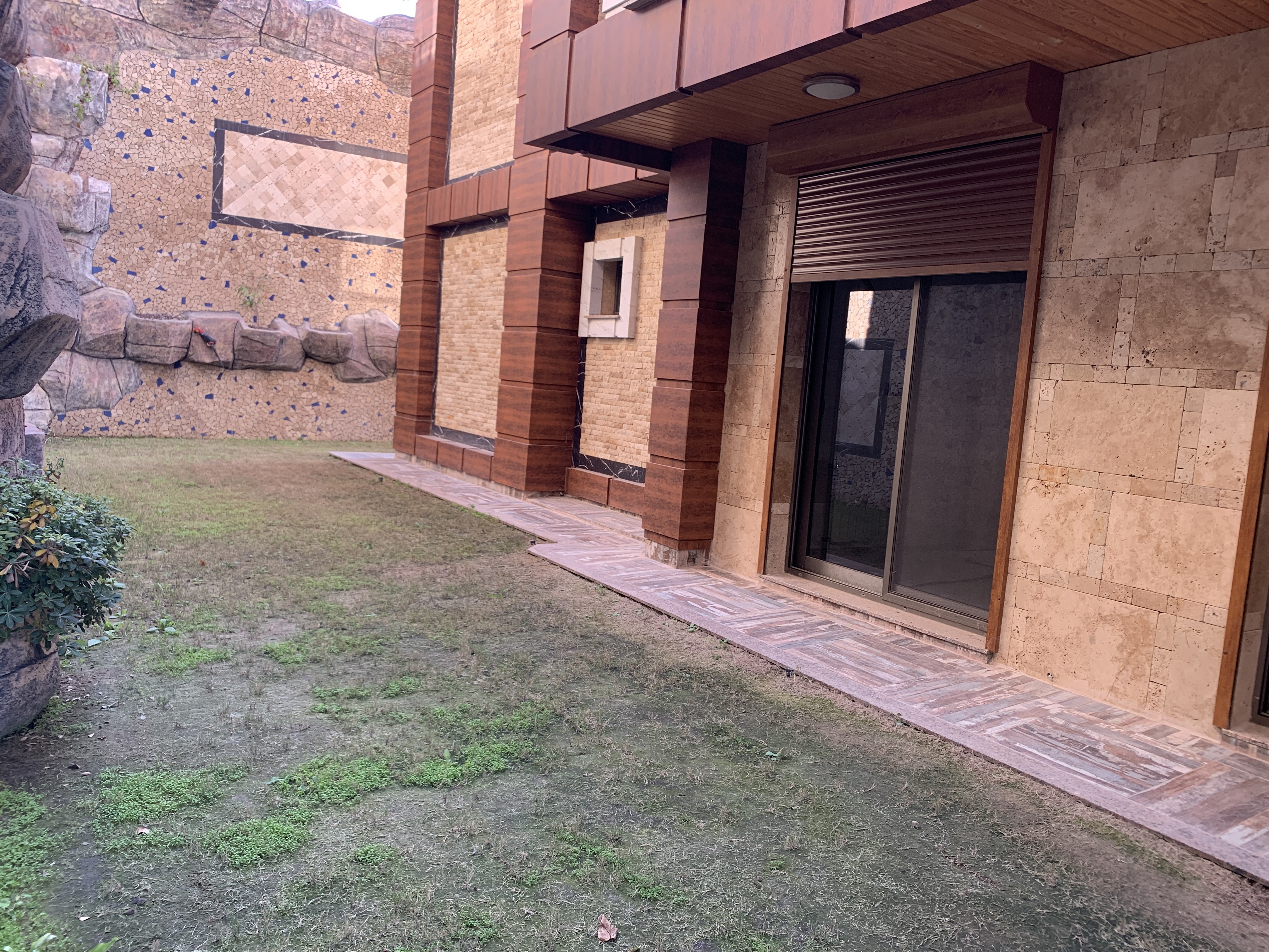 3 BEDROOMED LUXURY RESIDENCE FOR SALE IN LADIES BEACH
