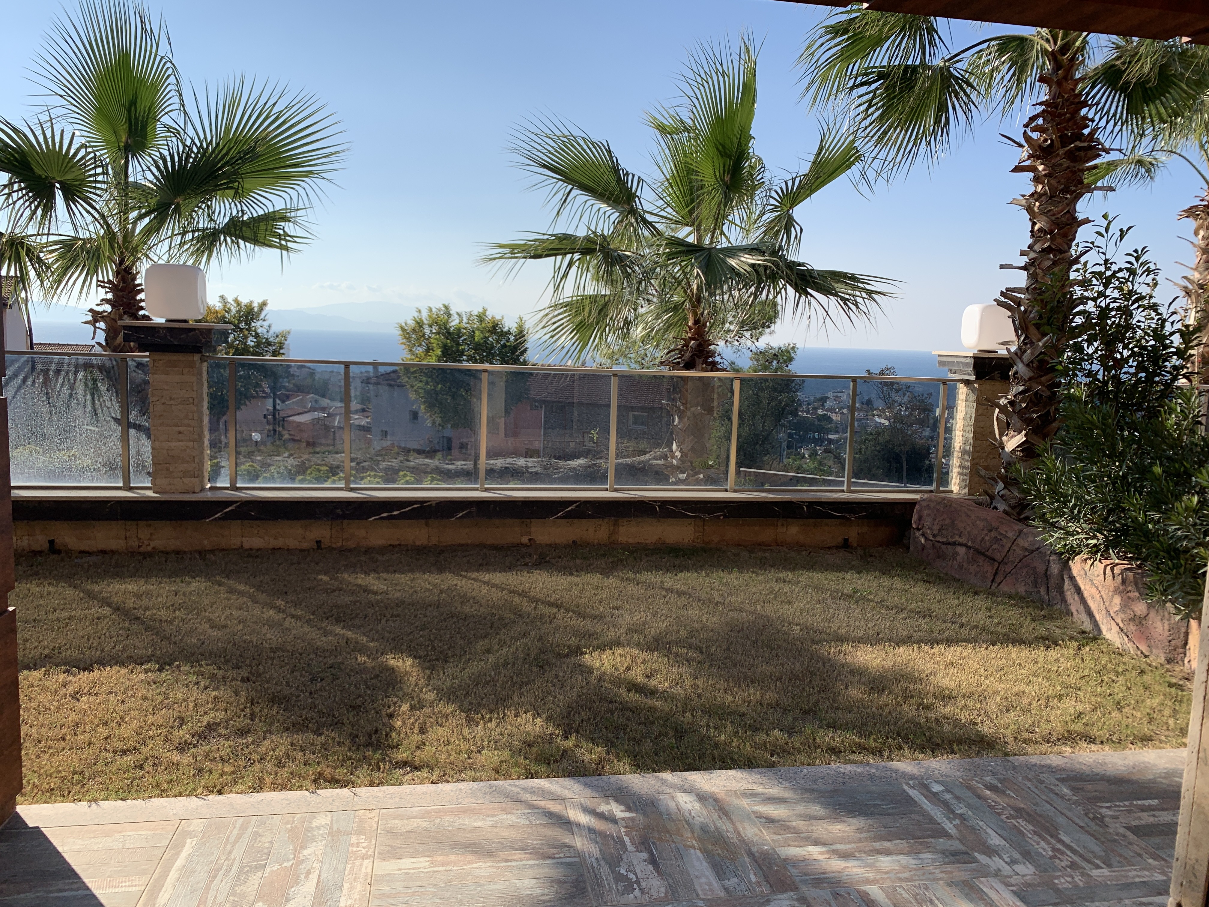 3 BEDROOMED LUXURY RESIDENCE FOR SALE IN LADIES BEACH