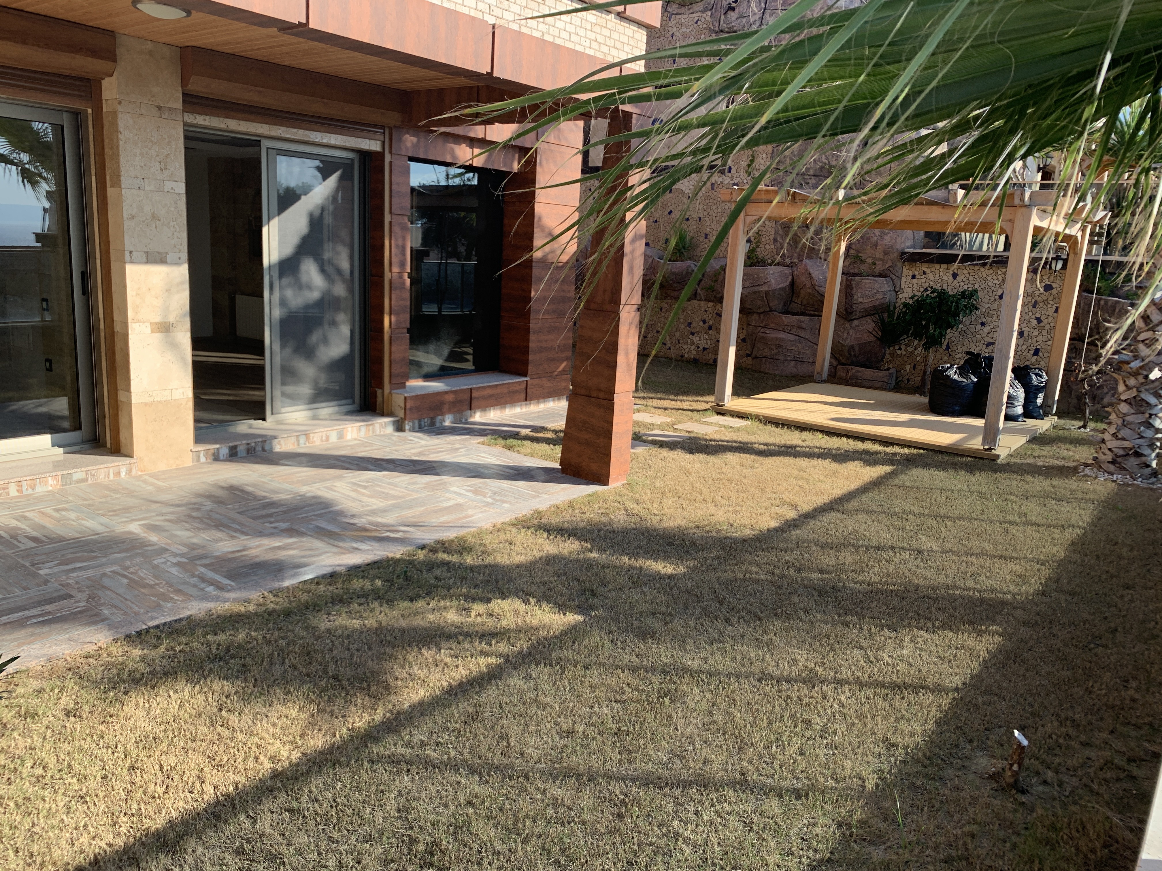 3 BEDROOMED LUXURY RESIDENCE FOR SALE IN LADIES BEACH