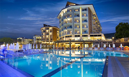 Luxury Furnished 3 Bed Unit in Beachfront Project Kusadasi