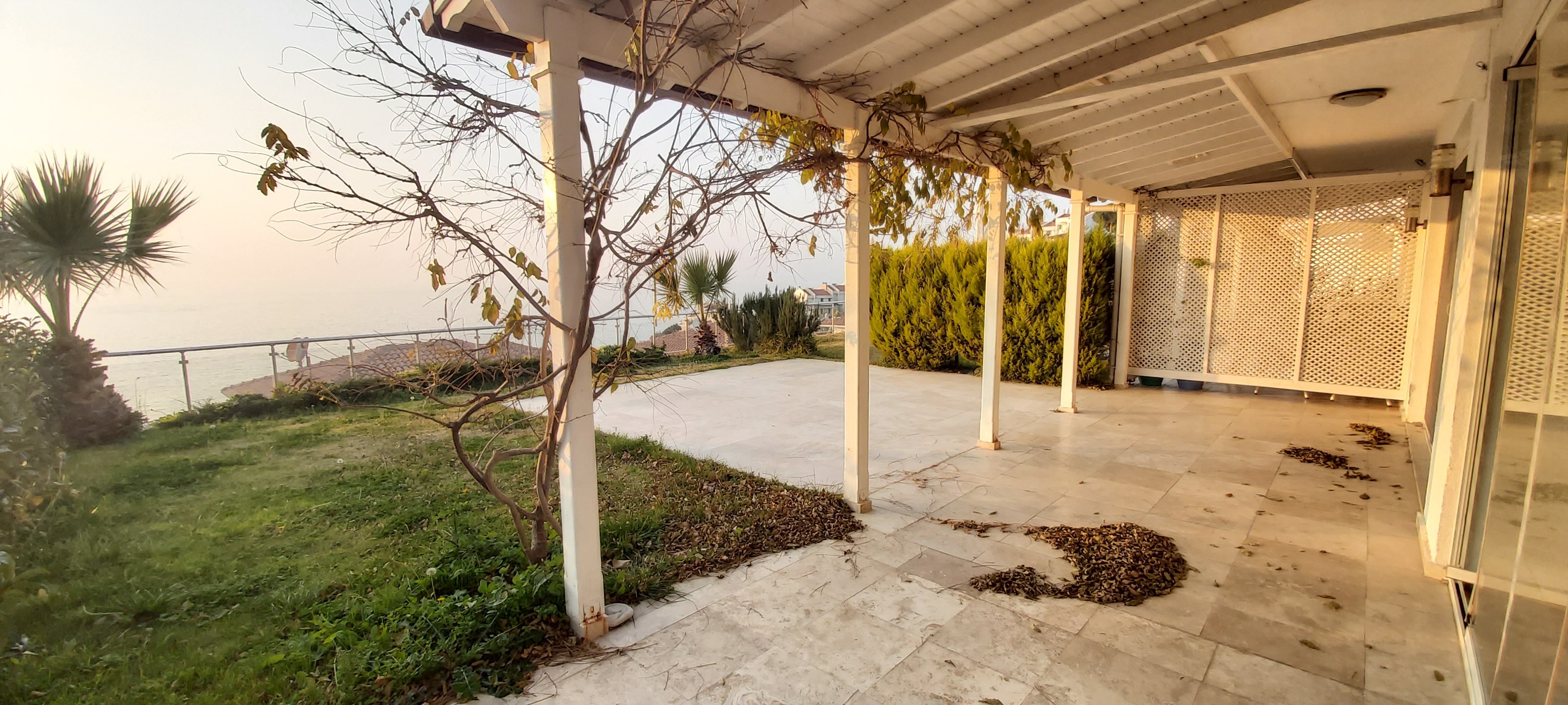 KUSADASI MARINA BEACH FRONT VILLA FULLY FURNISHED !