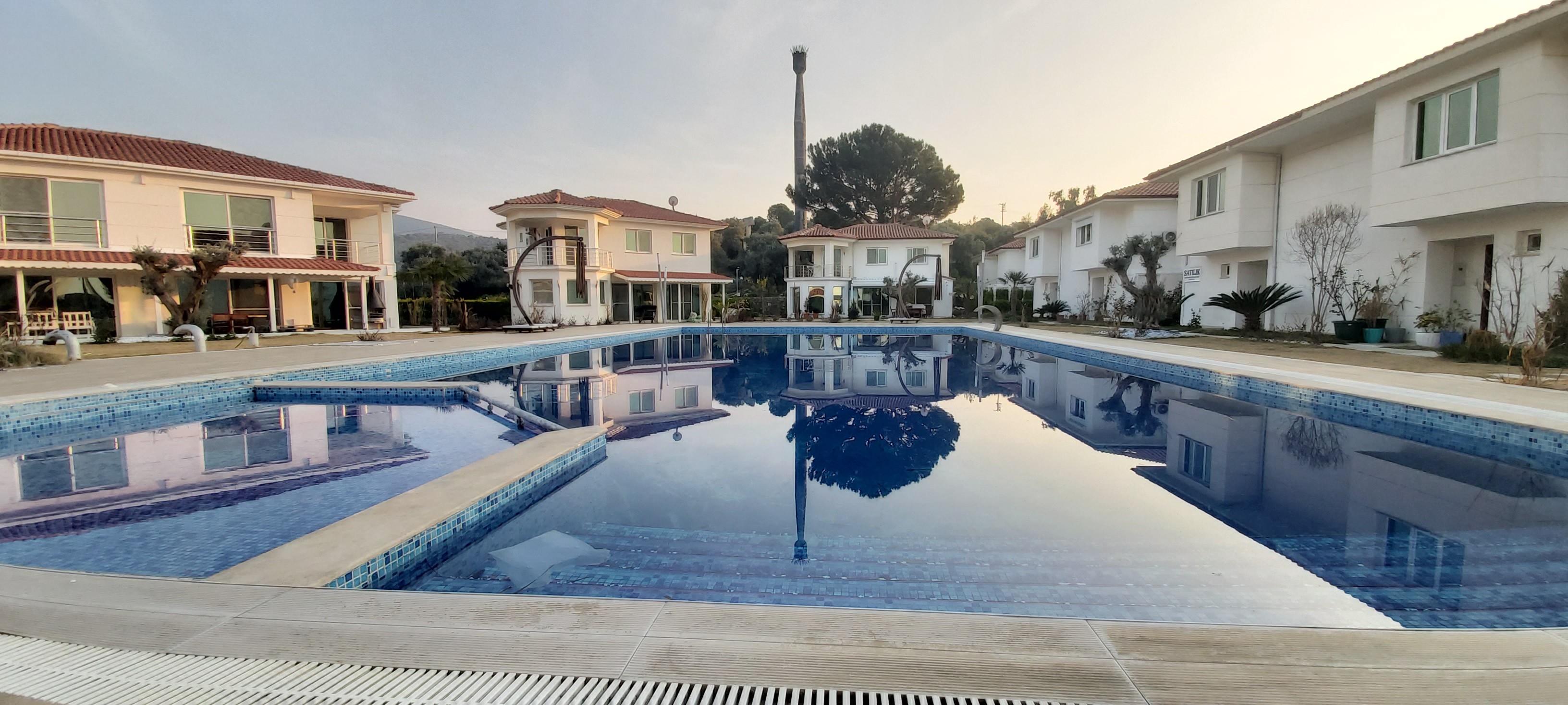 KUSADASI MARINA BEACH FRONT VILLA FULLY FURNISHED !