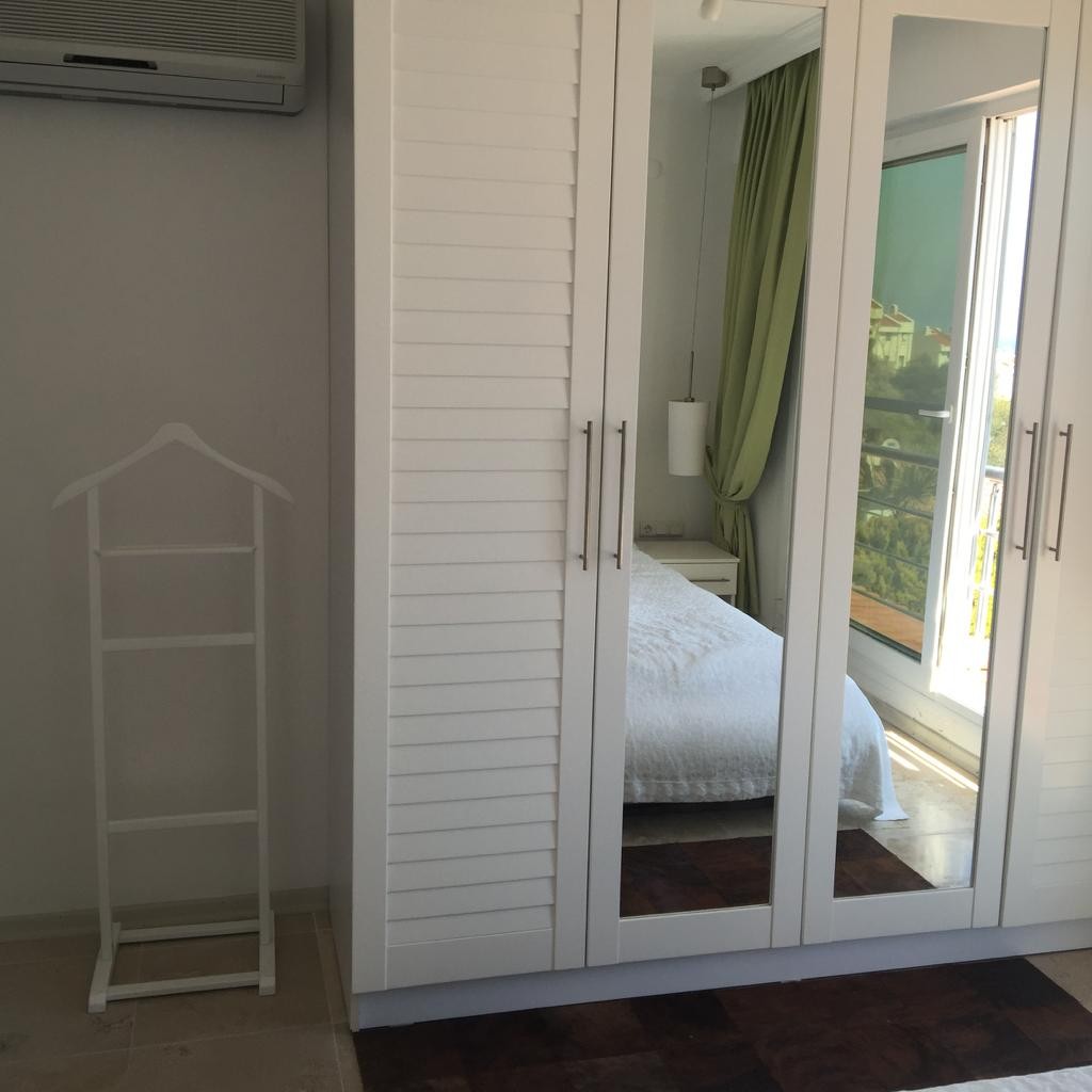 KUSADASI MARINA BEACH FRONT VILLA FULLY FURNISHED !