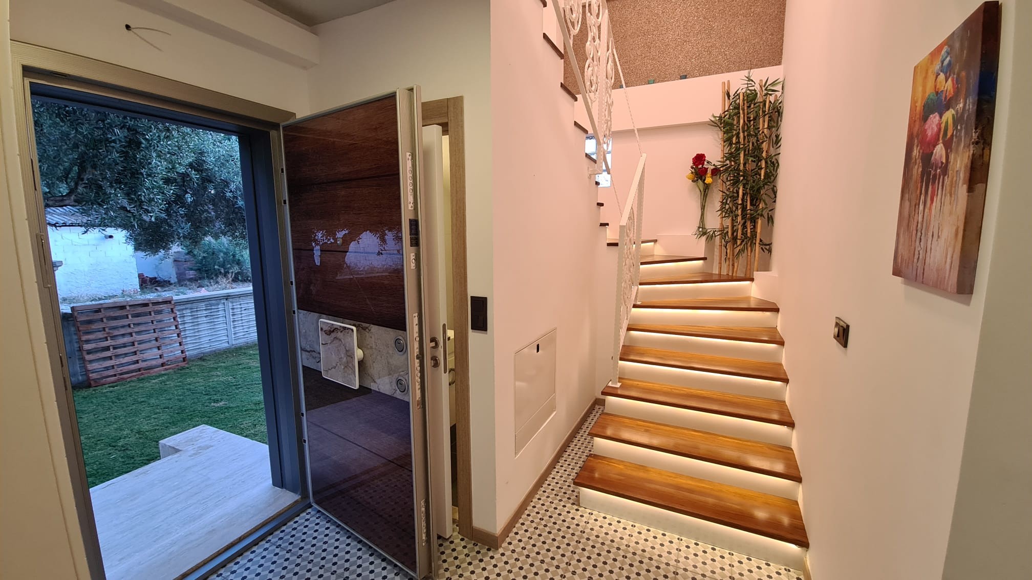 DETACHED NATURE VILLA'S 4 BEDROOM , CLOSE TO THE BEACH