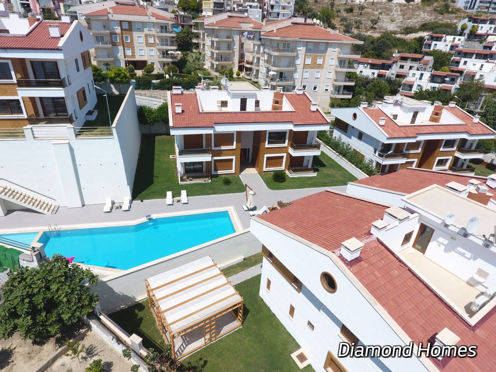 LADIES BEACH BRAND NEW 2 BEDROOM APARTMENT FOR SALE