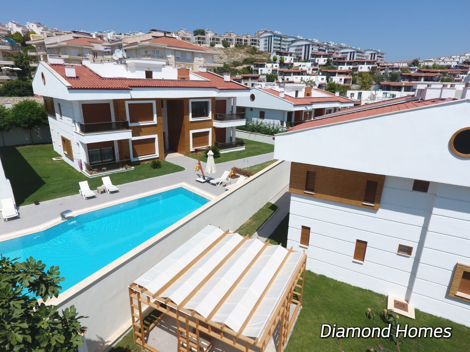 LADIES BEACH BRAND NEW 2 BEDROOM APARTMENT FOR SALE