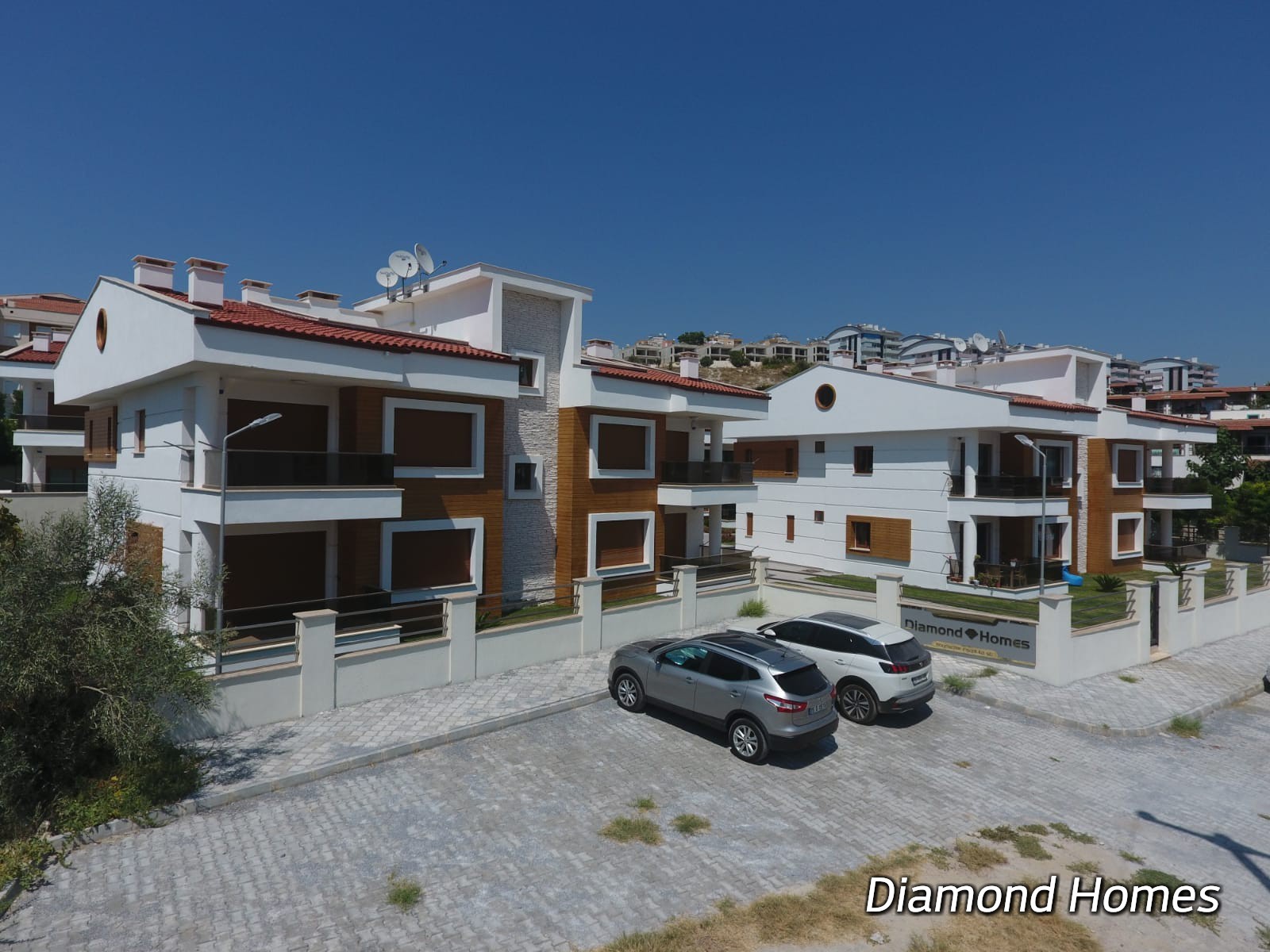 LADIES BEACH BRAND NEW 2 BEDROOM APARTMENT FOR SALE