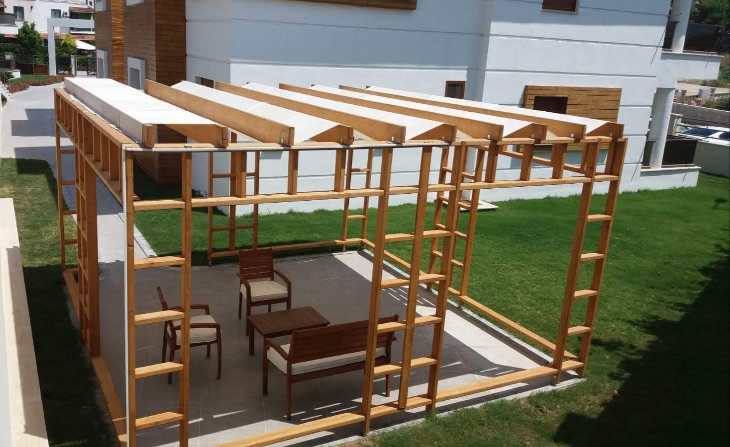 LADIES BEACH BRAND NEW 2 BEDROOM APARTMENT FOR SALE
