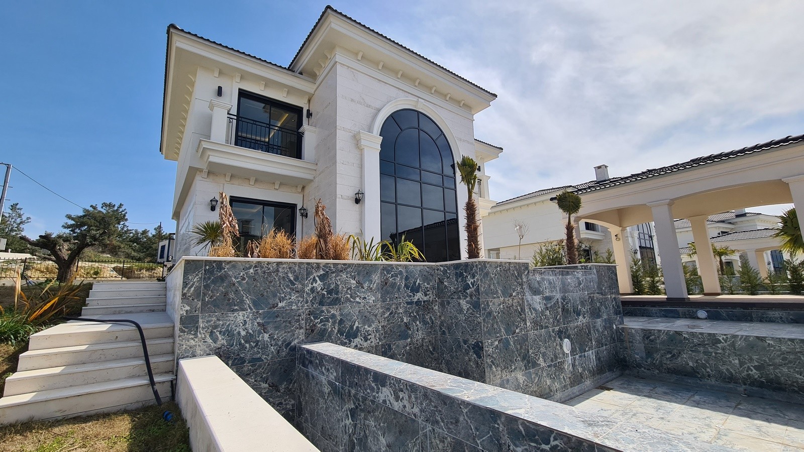 4 Bedroom Brand New Detached Villas for Sale in Kusadasi