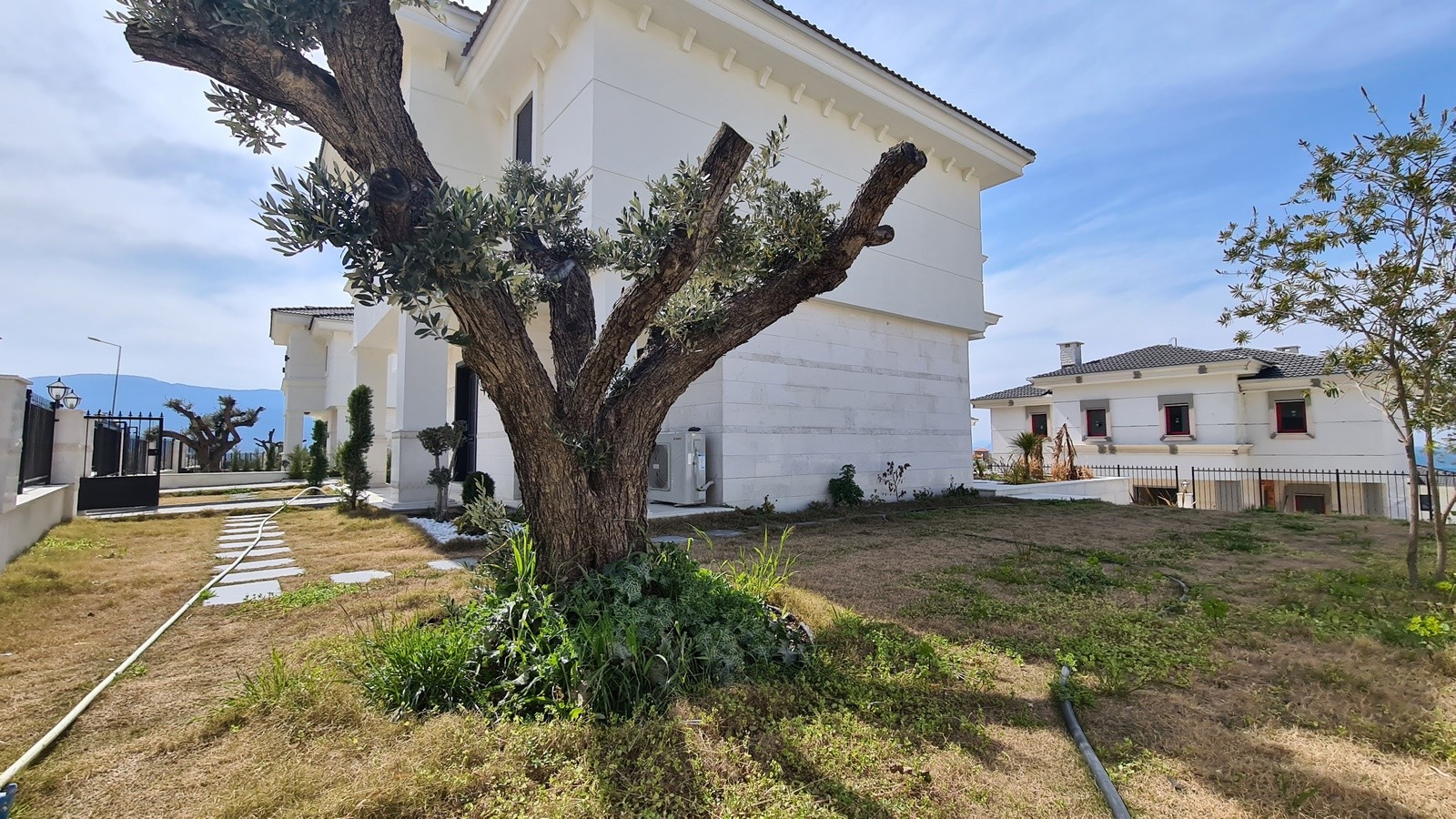 4 Bedroom Brand New Detached Villas for Sale in Kusadasi