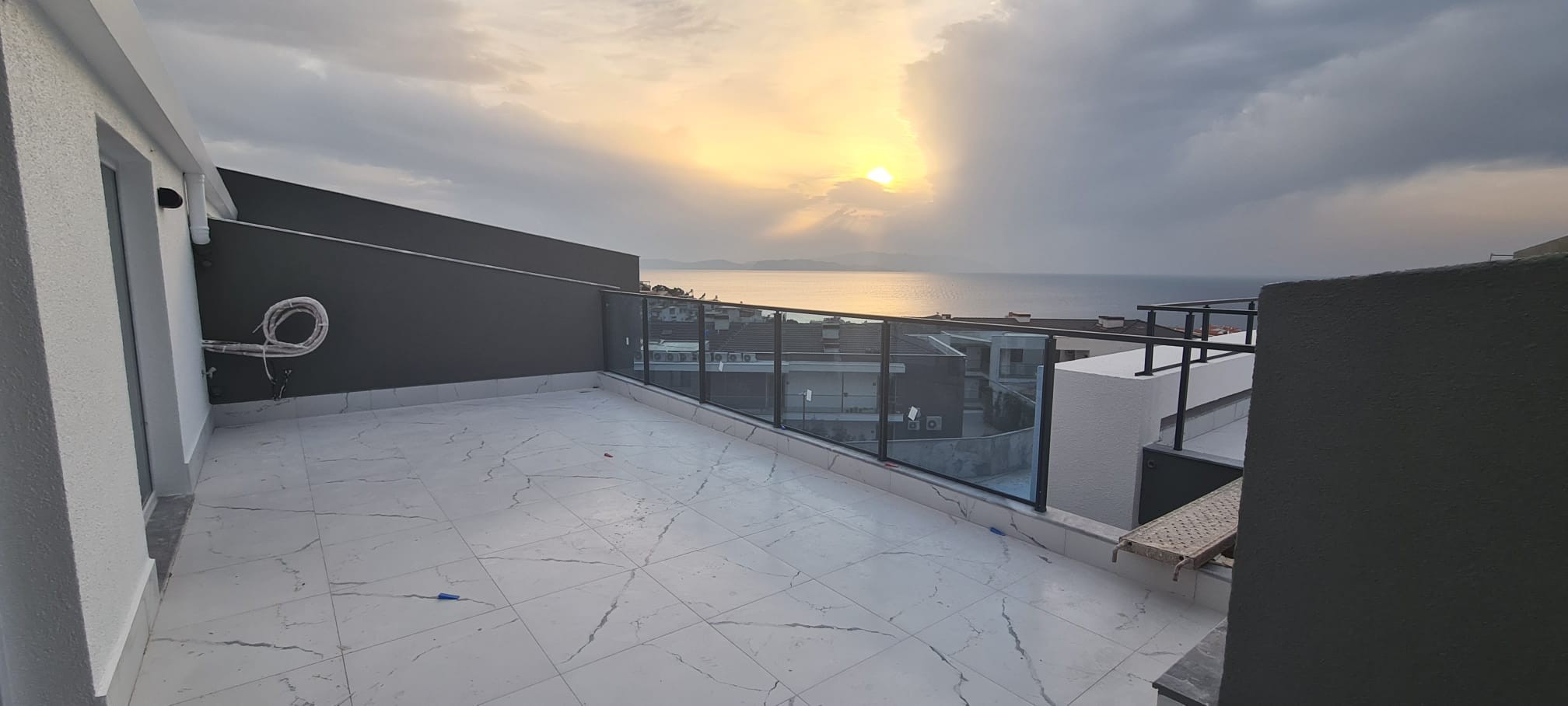 LADIES BEACH BRAND NEW LUX RESIDENCE PROJECT CLOSE TO THE BEACH
