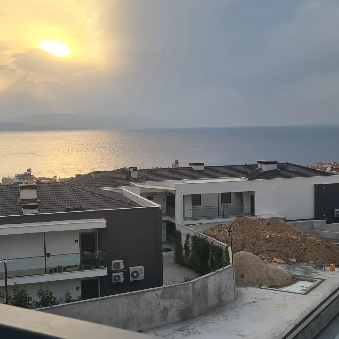 LADIES BEACH BRAND NEW LUX RESIDENCE PROJECT CLOSE TO THE BEACH