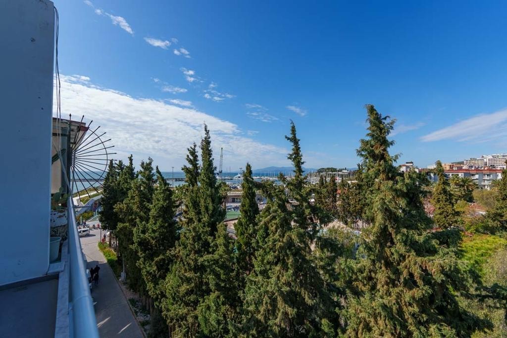 Penthouse-dupleks med havudsigt: Hvor skandinavisk og bohemisk stil forenes til et boligrum ud over bylivet