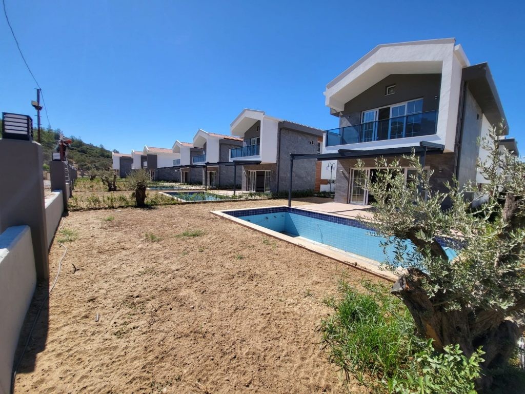 BRAND NEW DETACHED LUXURY VILLAS CLOSE TO THE SEA LAKE AND AQUAPARK
