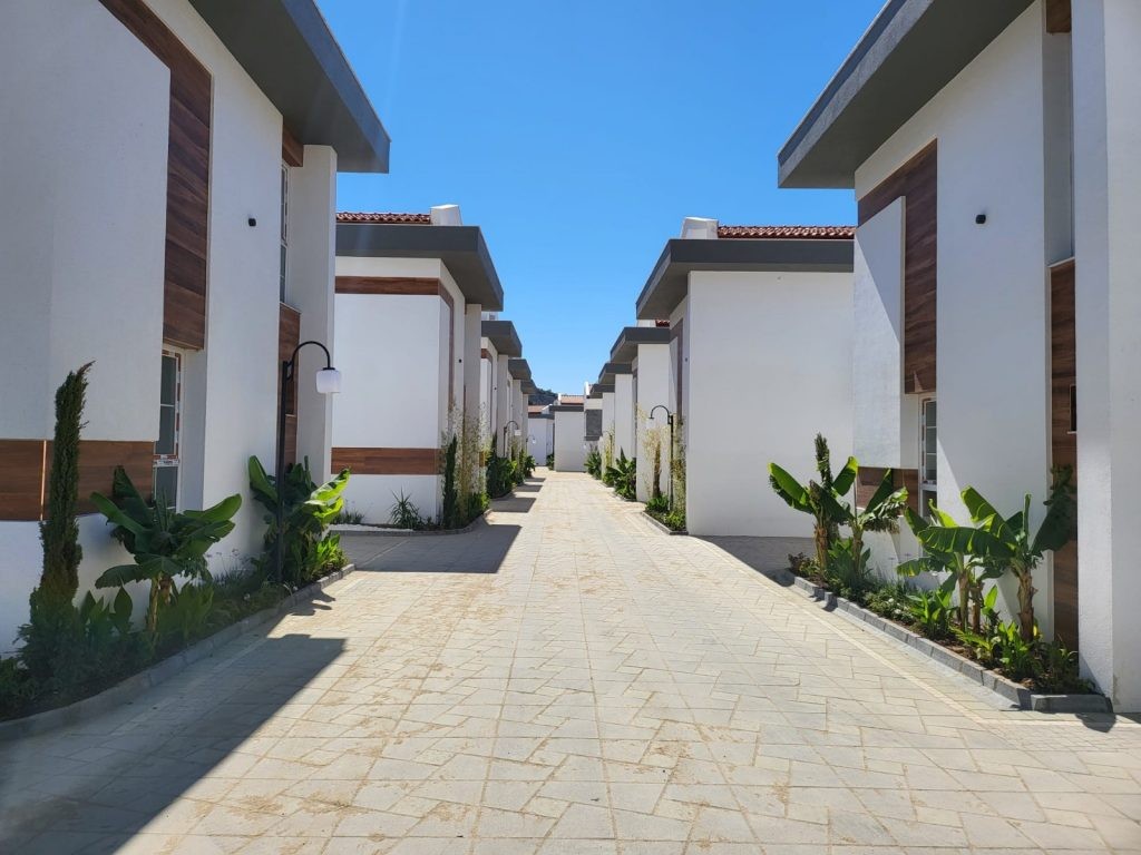 BRAND NEW DETACHED LUXURY VILLAS CLOSE TO THE SEA LAKE AND AQUAPARK