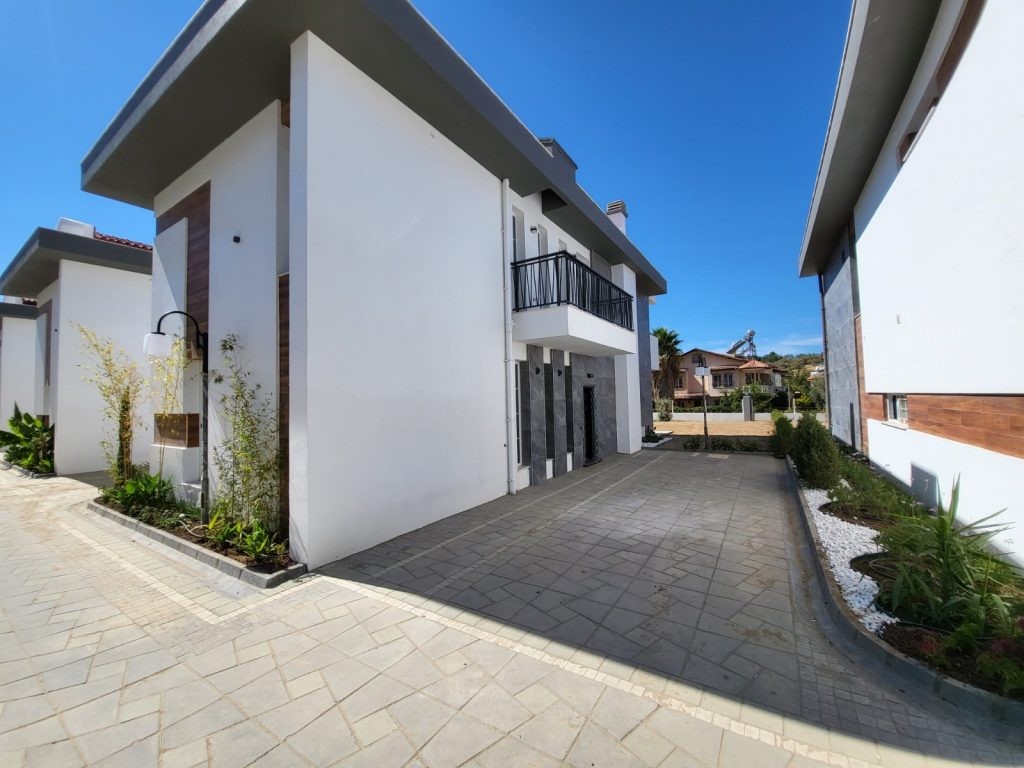 BRAND NEW DETACHED LUXURY VILLAS CLOSE TO THE SEA LAKE AND AQUAPARK