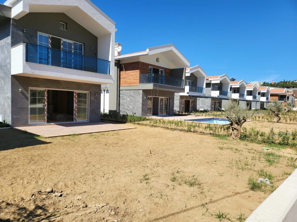 BRAND NEW DETACHED LUXURY VILLAS CLOSE TO THE SEA LAKE AND AQUAPARK