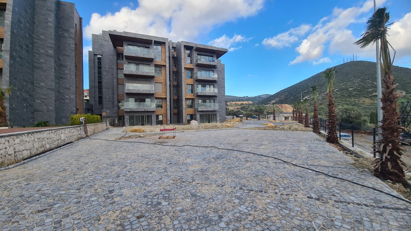 VERY LUXURY BRAND NEW RESIDENCE FOR SALE IN KUSADASI
