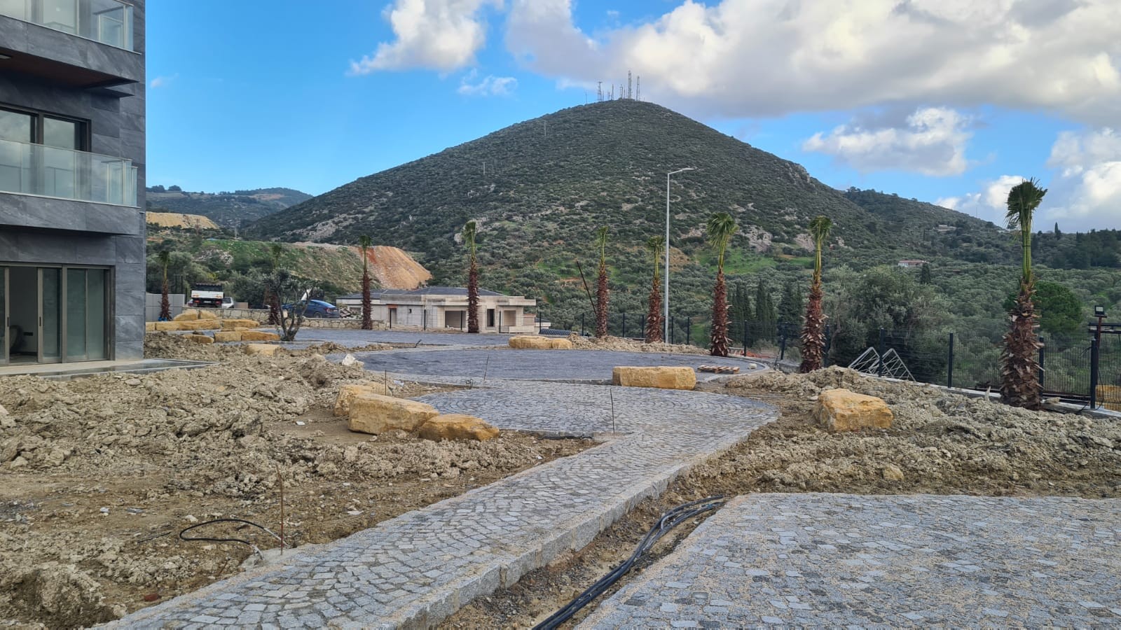 VERY LUXURY BRAND NEW RESIDENCE FOR SALE IN KUSADASI