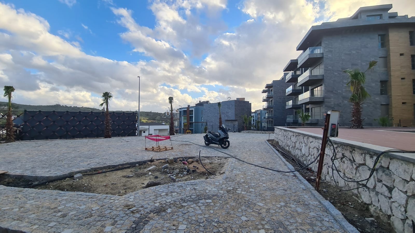 VERY LUXURY BRAND NEW RESIDENCE FOR SALE IN KUSADASI