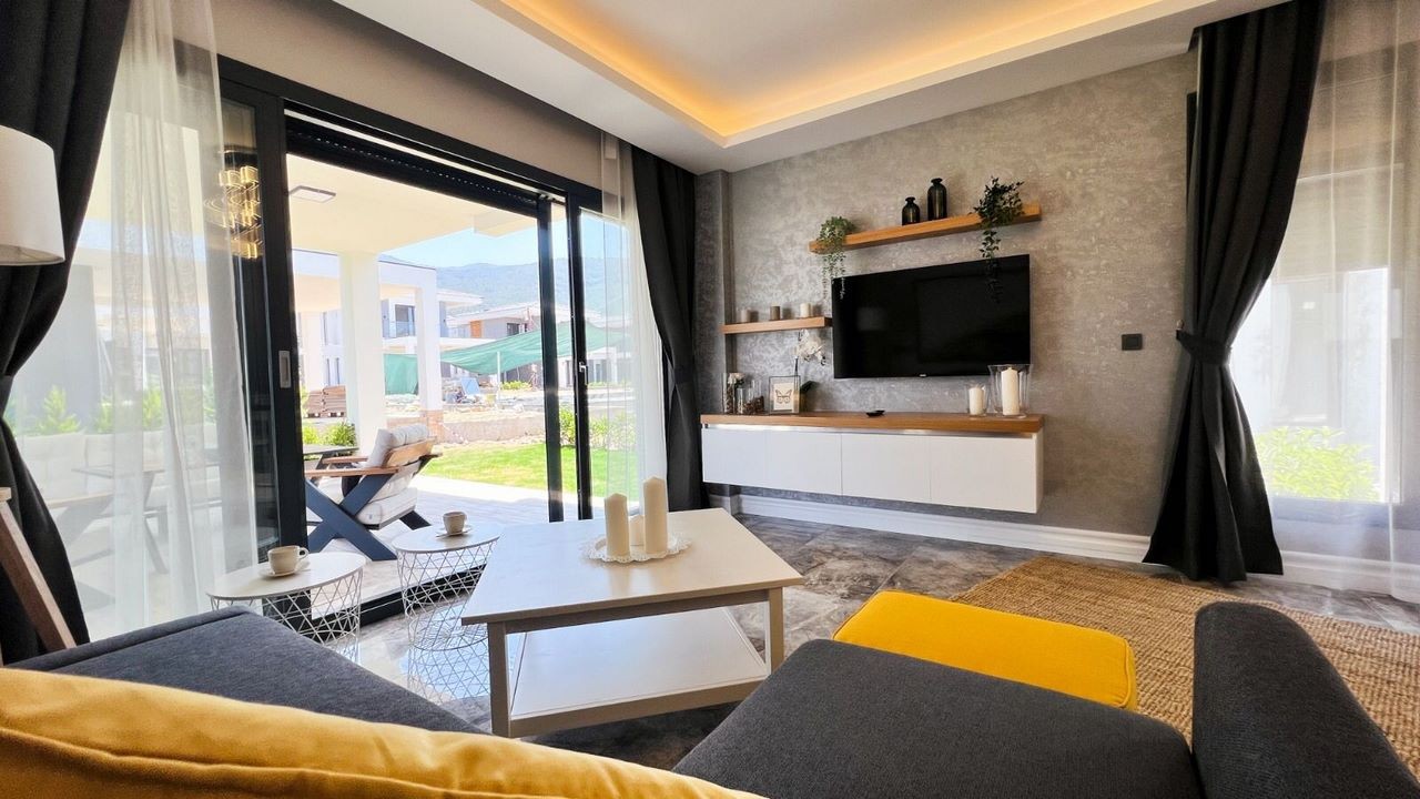 Detached Villa with Private Pool and Near the Sea