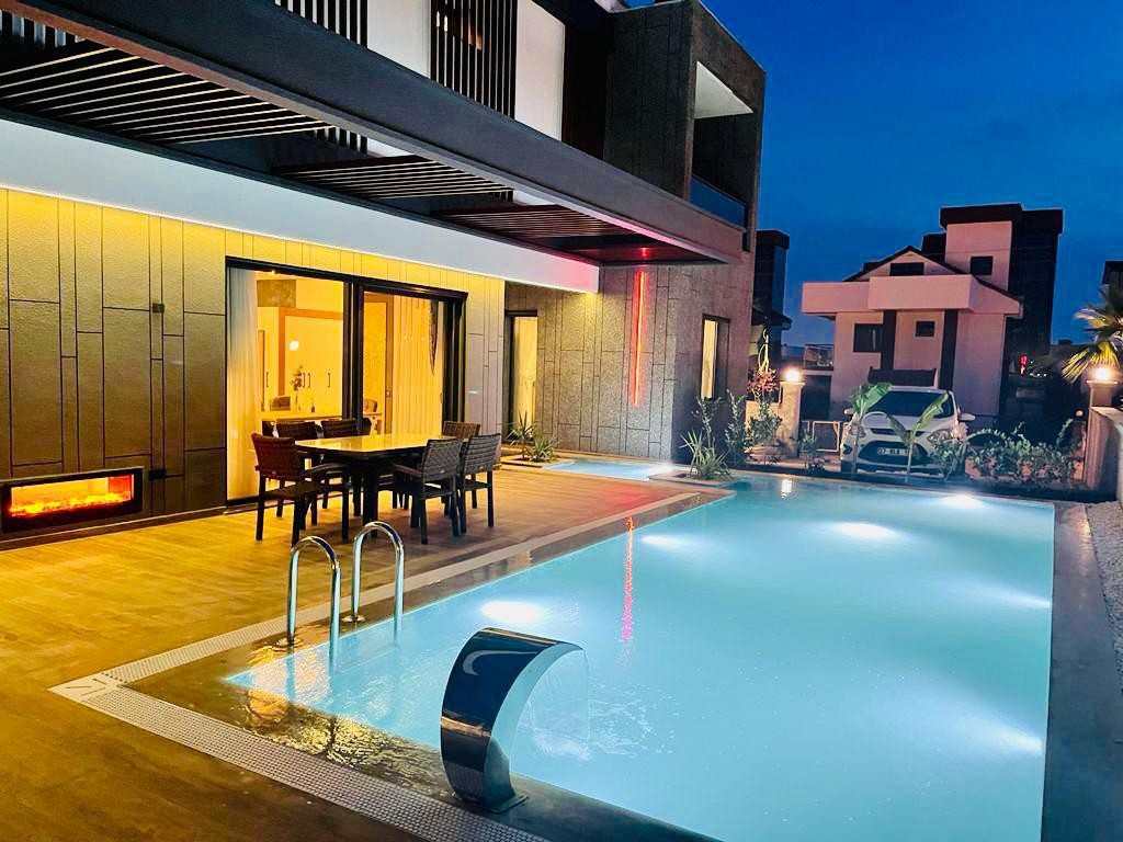 Престижная ультра-роскошная вилла на участке 540 м² в самом сердце Кушадасы