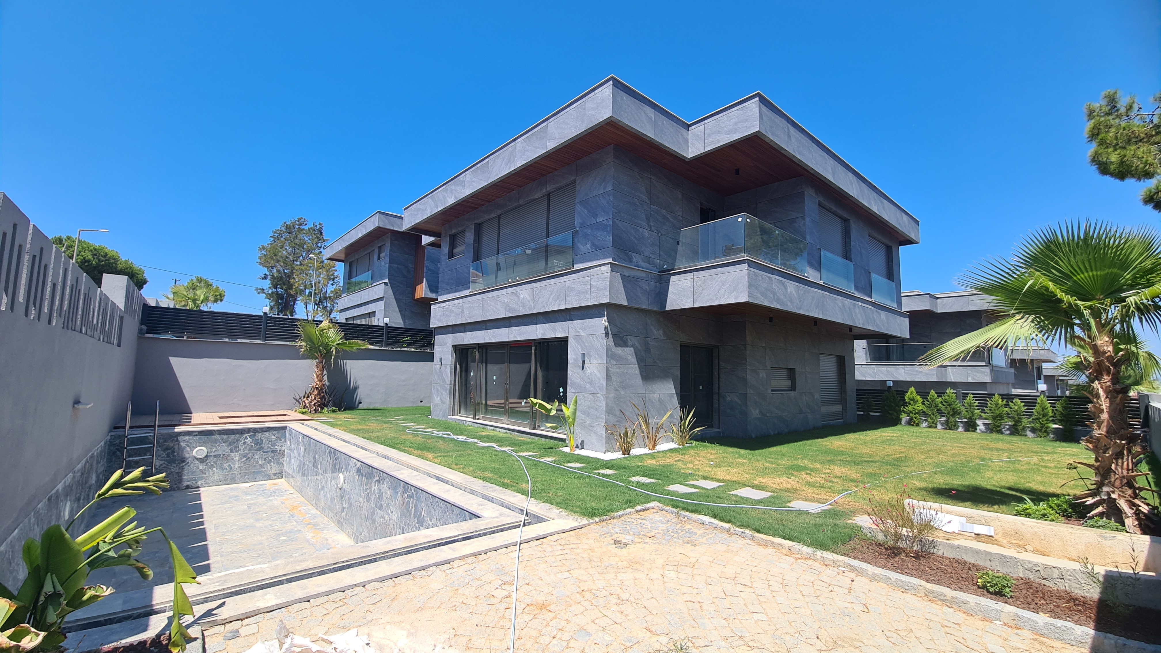 GREEN BEACH BEACH FRONT VILLAS FROM OFF-PLAN STUNNING LOCATION