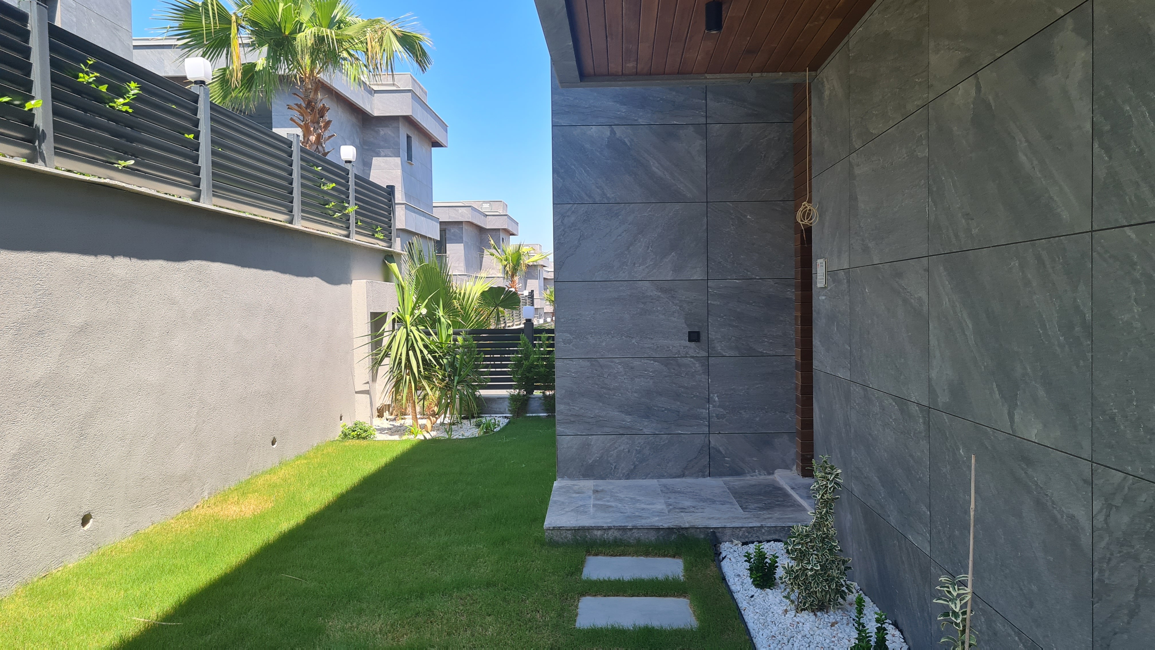 GREEN BEACH BEACH FRONT VILLAS FROM OFF-PLAN STUNNING LOCATION