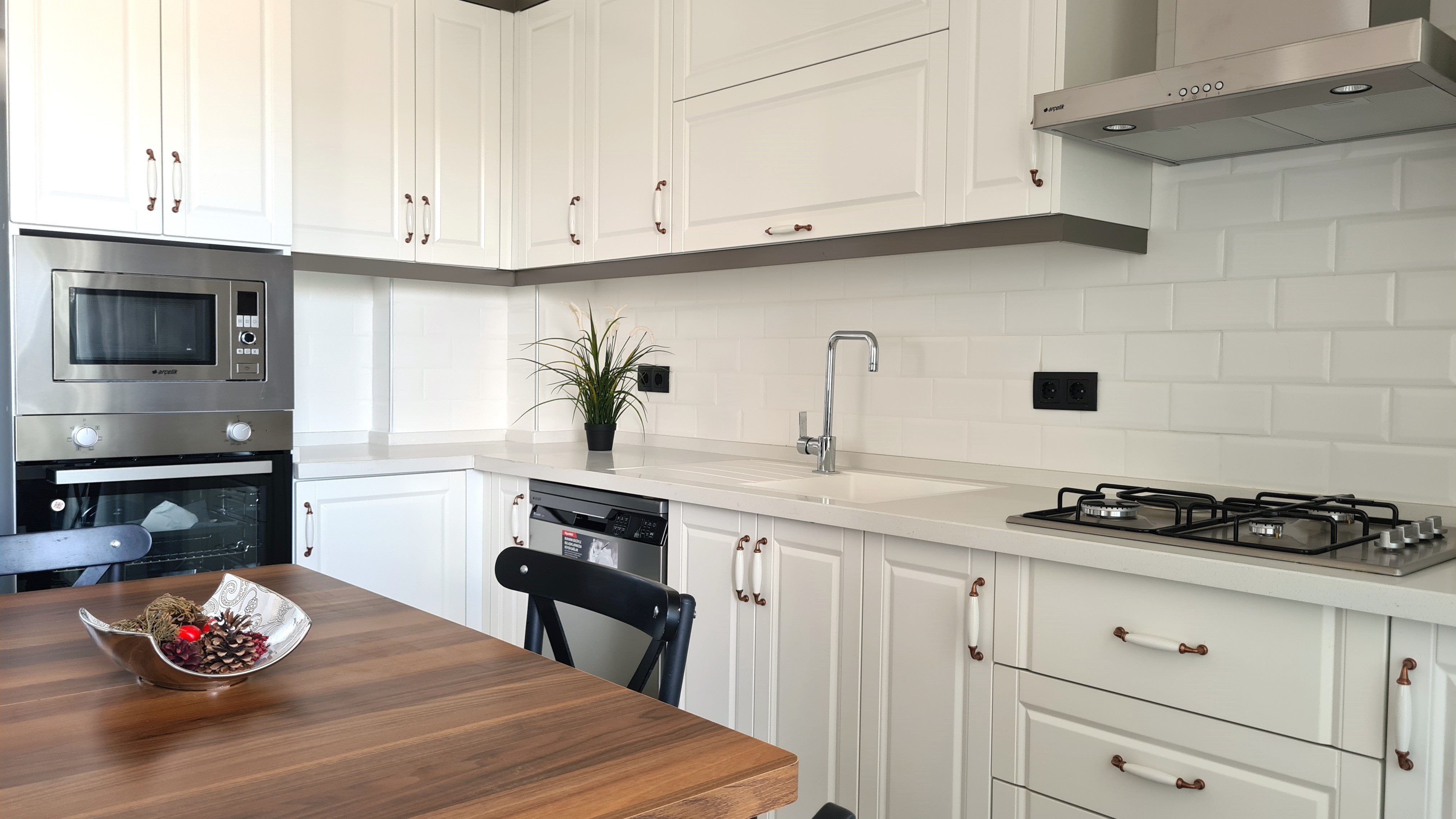 Appartement moderne entièrement meublé à vendre dans le quartier de Değirmendere, Kuşadası