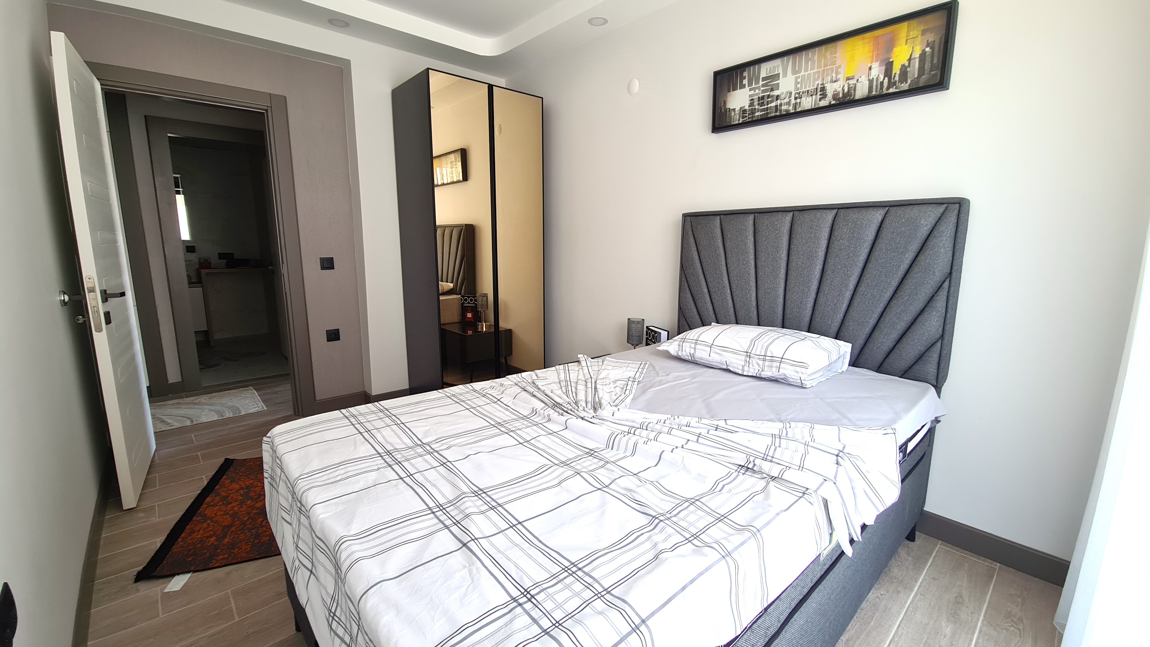 Appartement moderne entièrement meublé à vendre dans le quartier de Değirmendere, Kuşadası