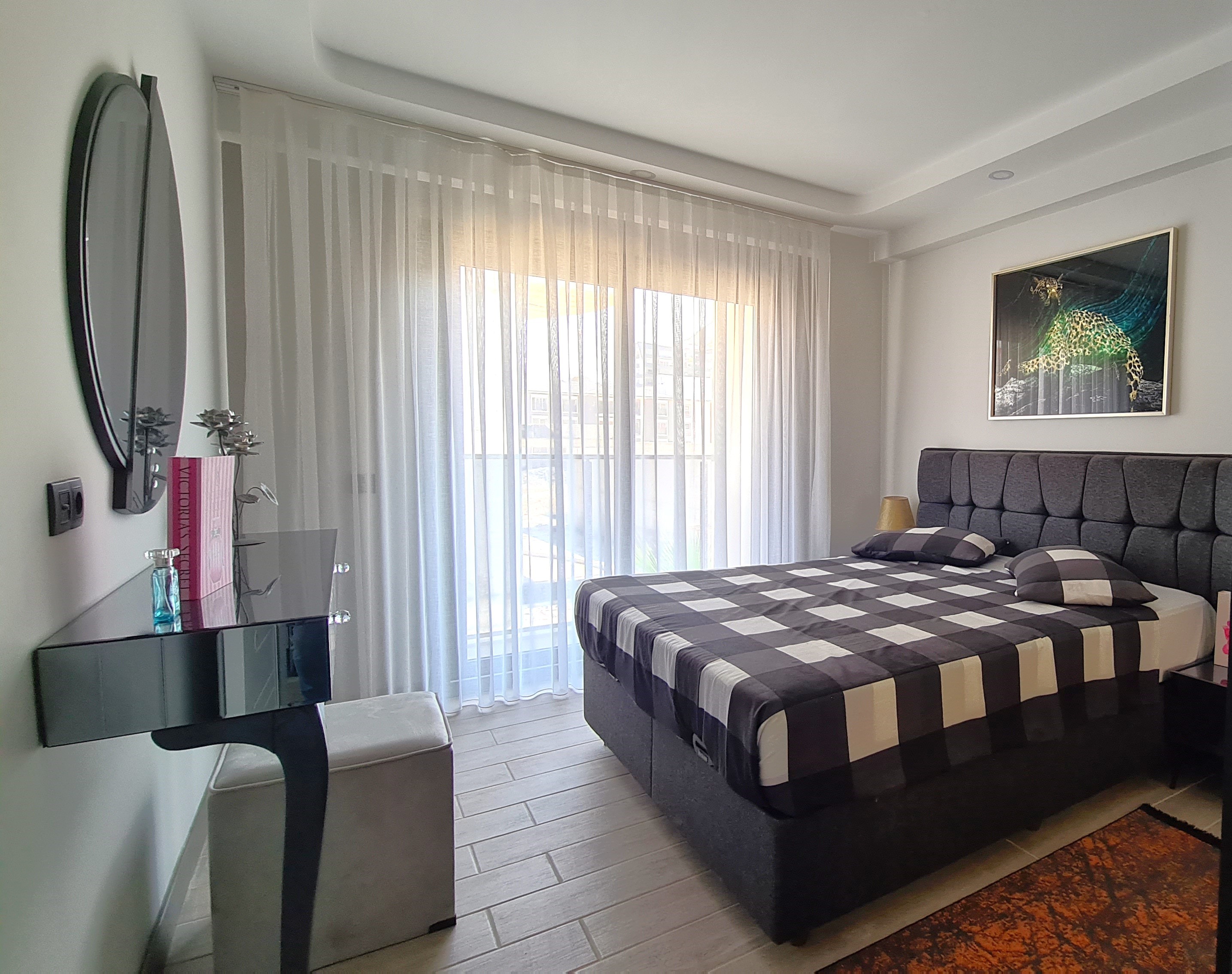Appartement moderne entièrement meublé à vendre dans le quartier de Değirmendere, Kuşadası