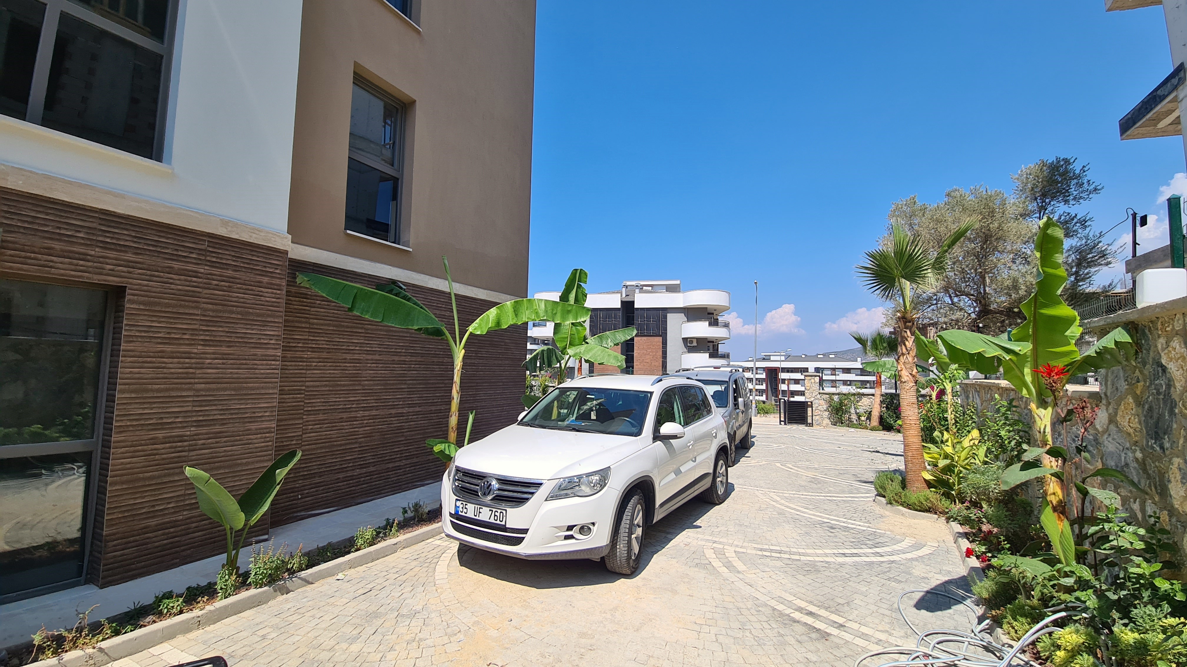 Appartement moderne entièrement meublé à vendre dans le quartier de Değirmendere, Kuşadası