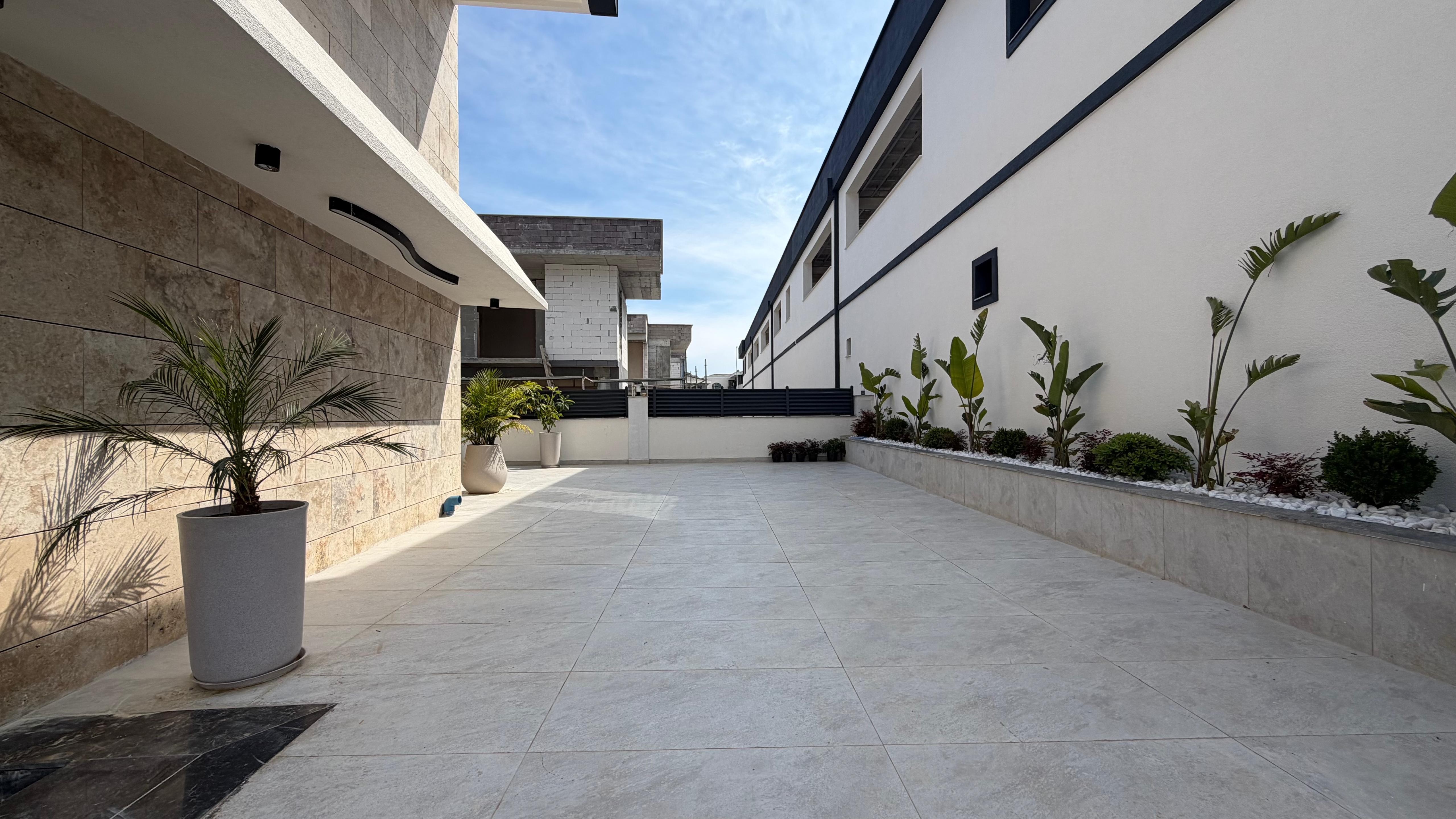 LUXURY MODERN VILLA FOR SALE WITHIN WALKING DISTANCE OF THE SEA IN EGE NEIGHBORHOOD, KUŞADASI