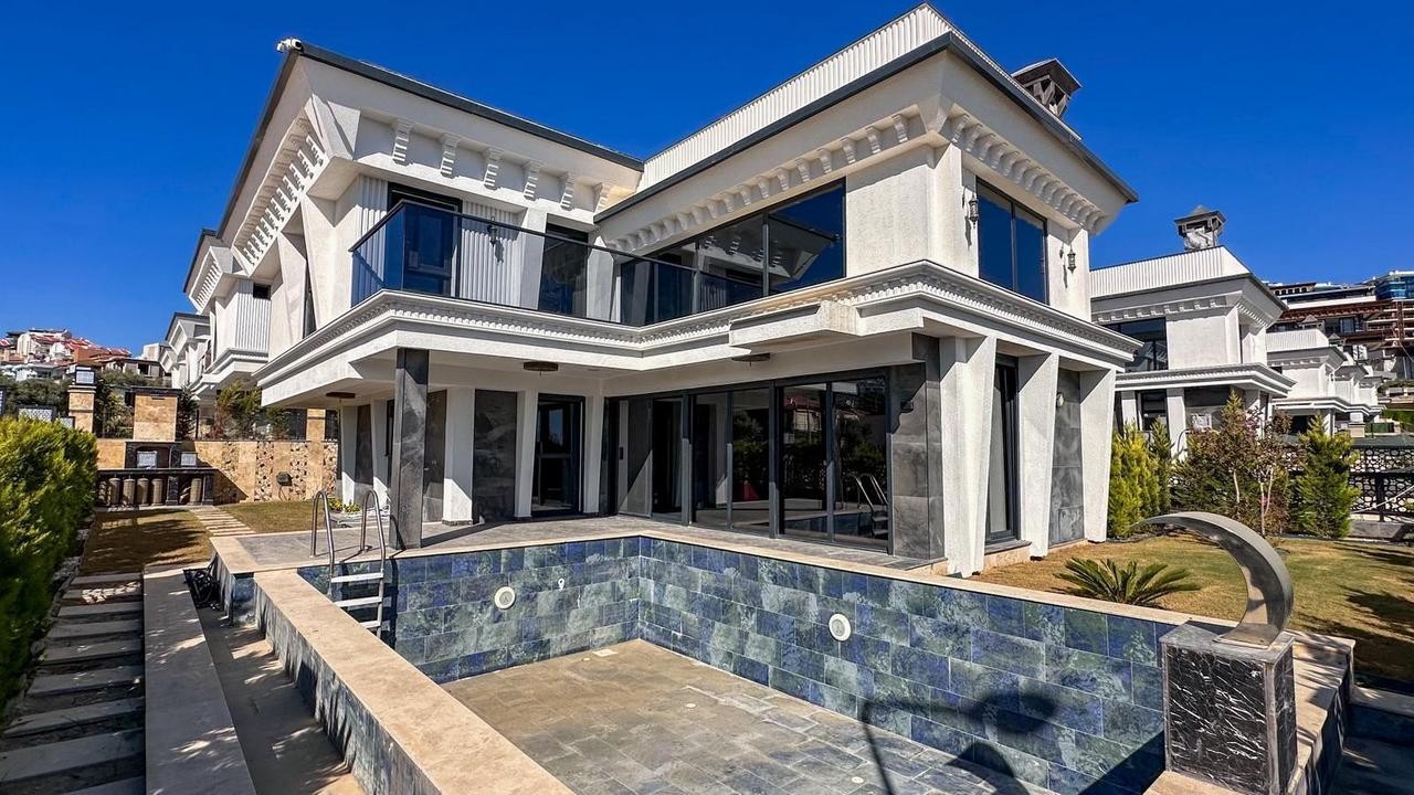 LUXURY & EXCLUSIVE DESIGN VILLA IN KADINLAR DENİZİ, KUŞADASI
