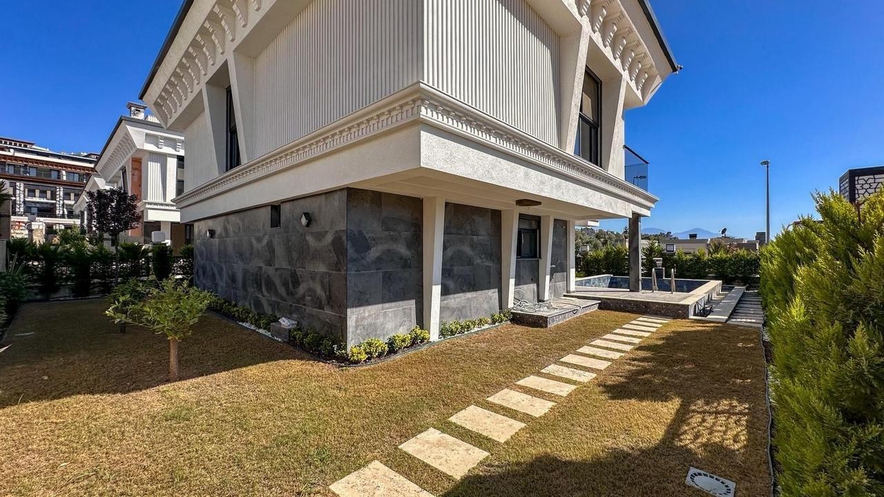 LUXURY & EXCLUSIVE DESIGN VILLA IN KADINLAR DENİZİ, KUŞADASI